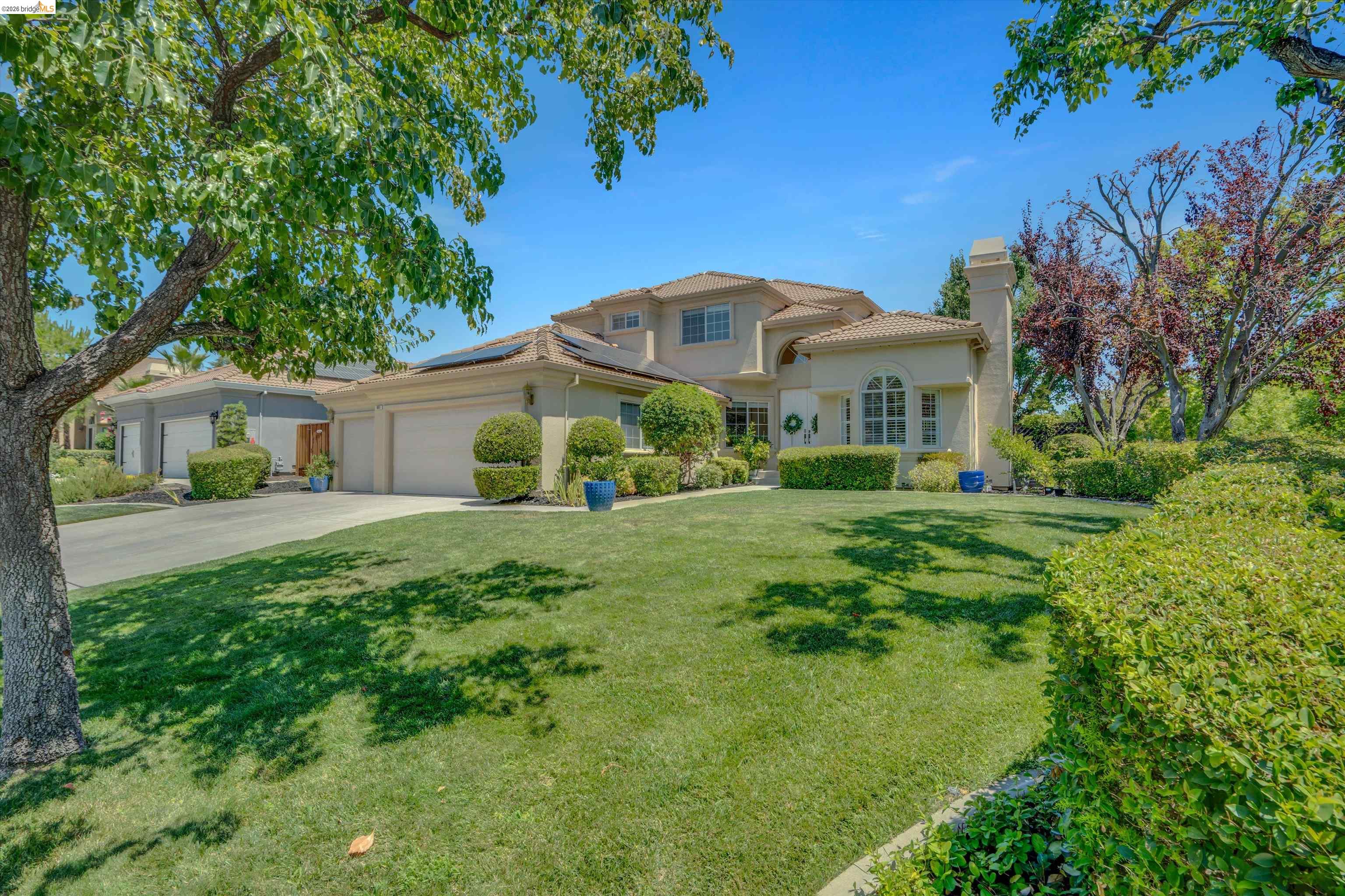 805 Devonshire Loop