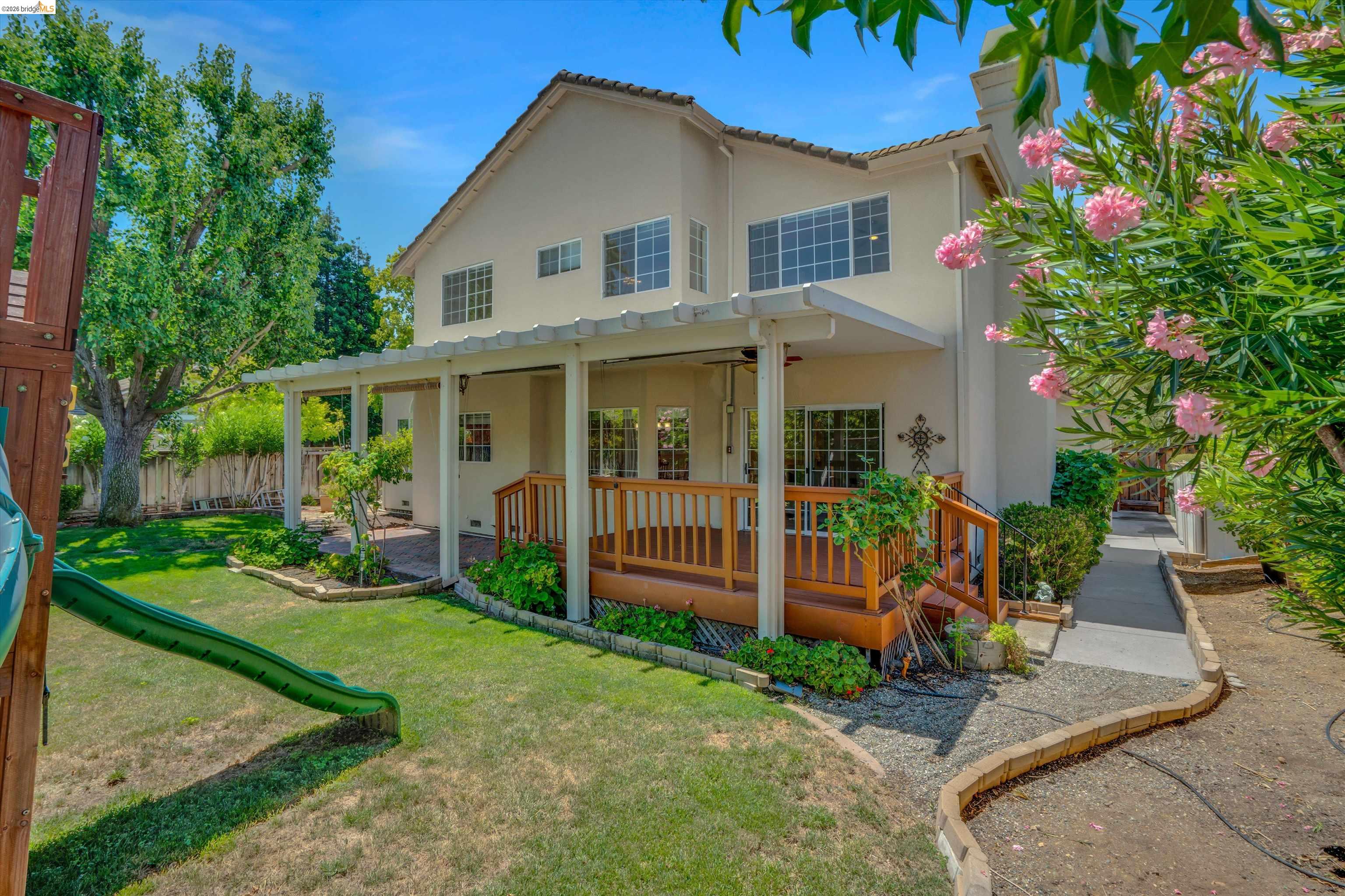 805 Devonshire Loop