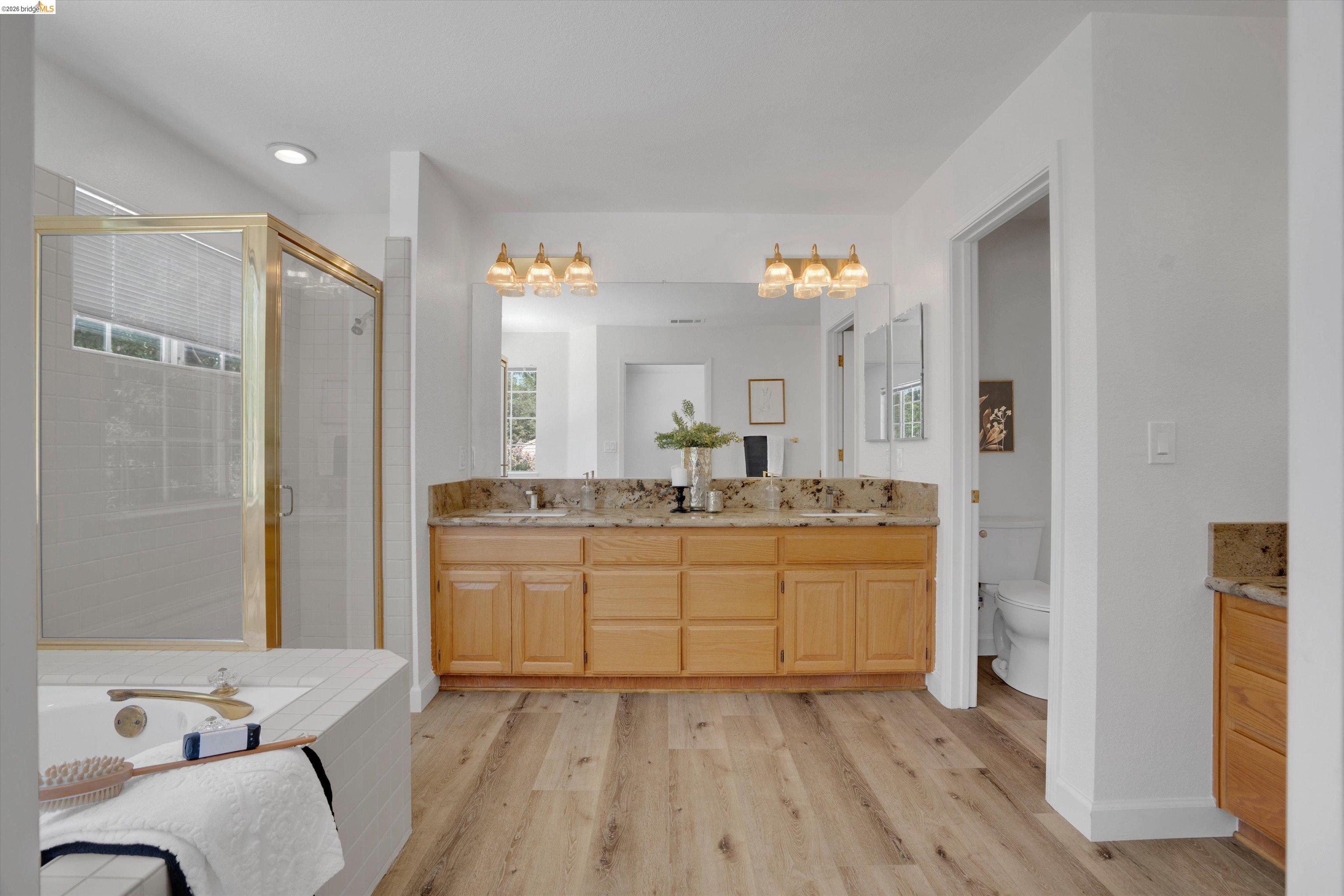 805 Devonshire Loop