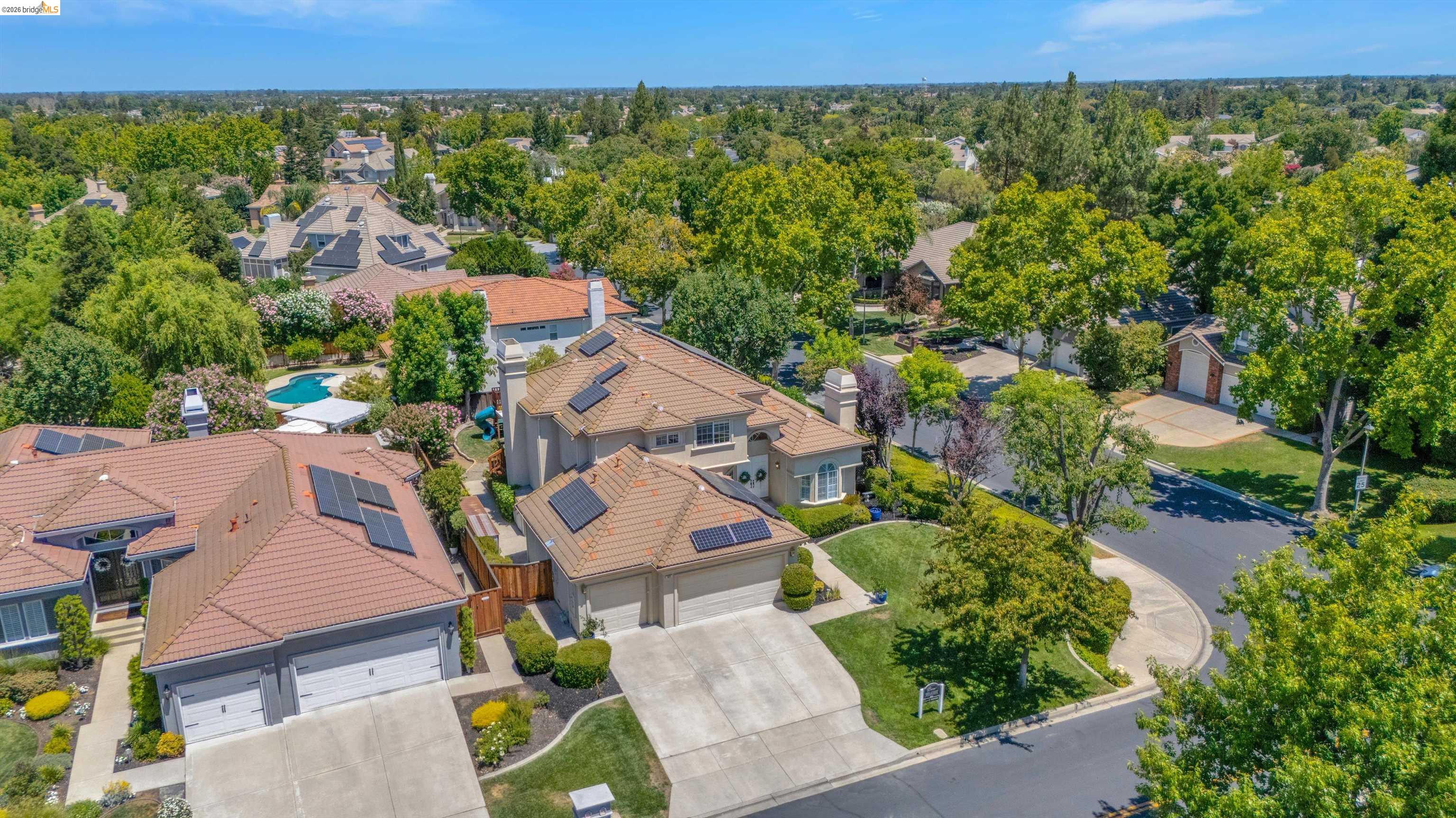 805 Devonshire Loop