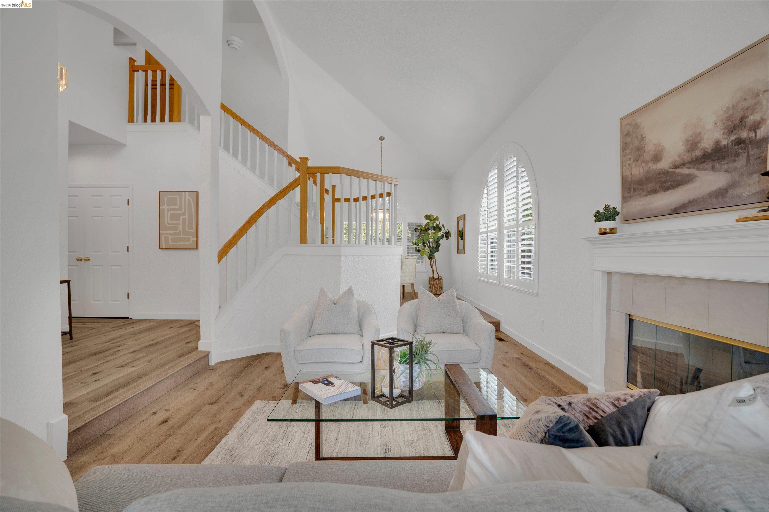 805 Devonshire Loop