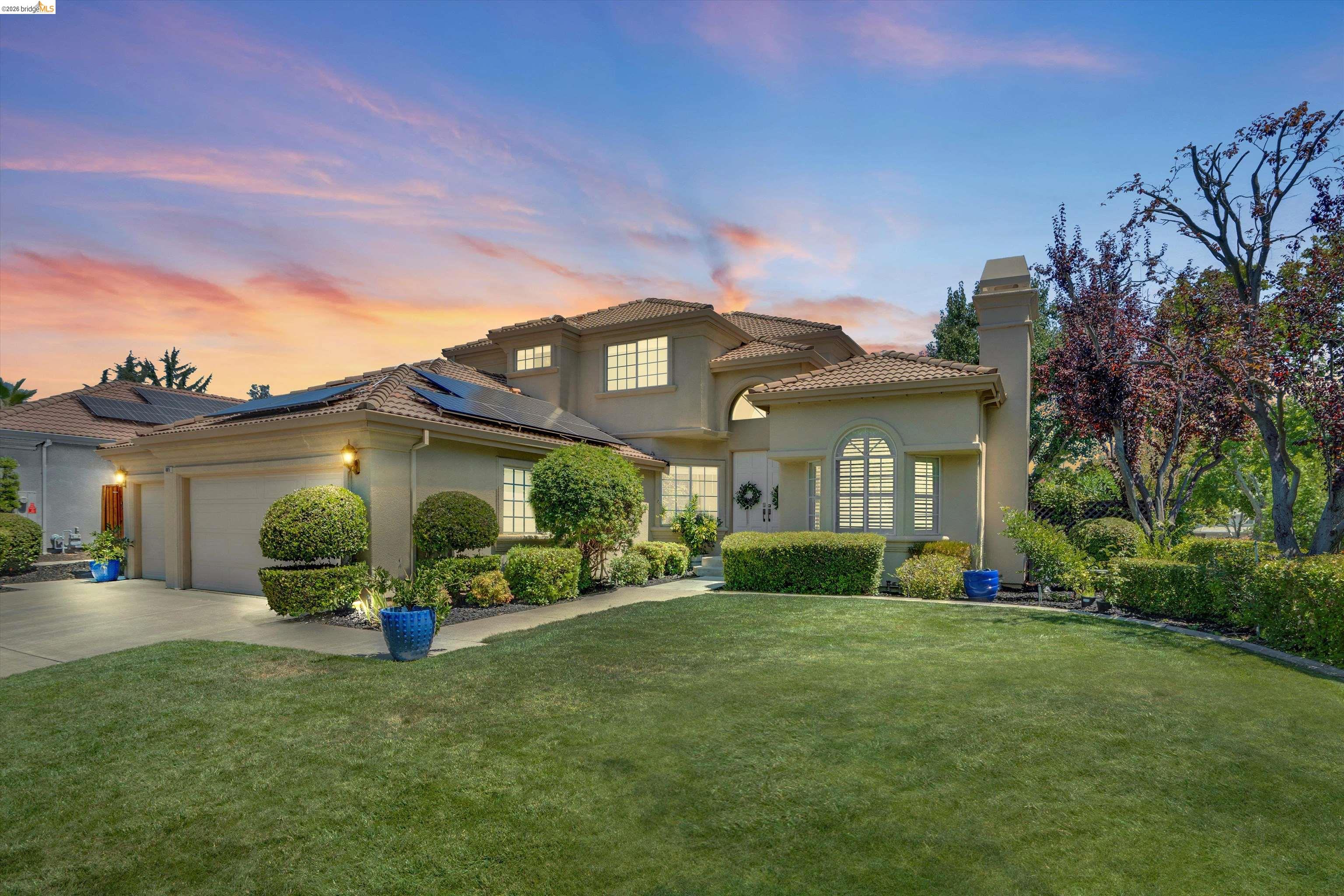 805 Devonshire Loop