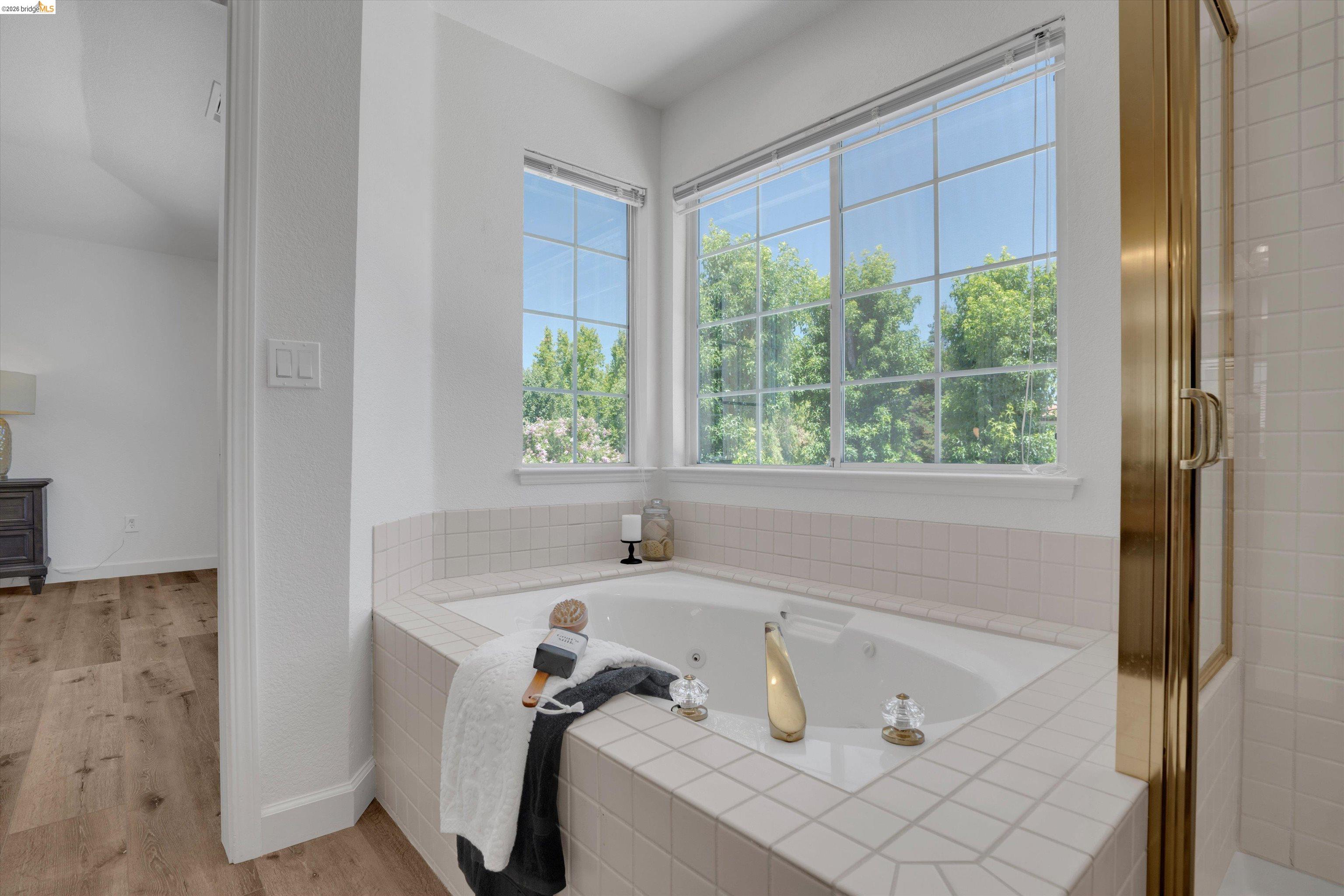 805 Devonshire Loop