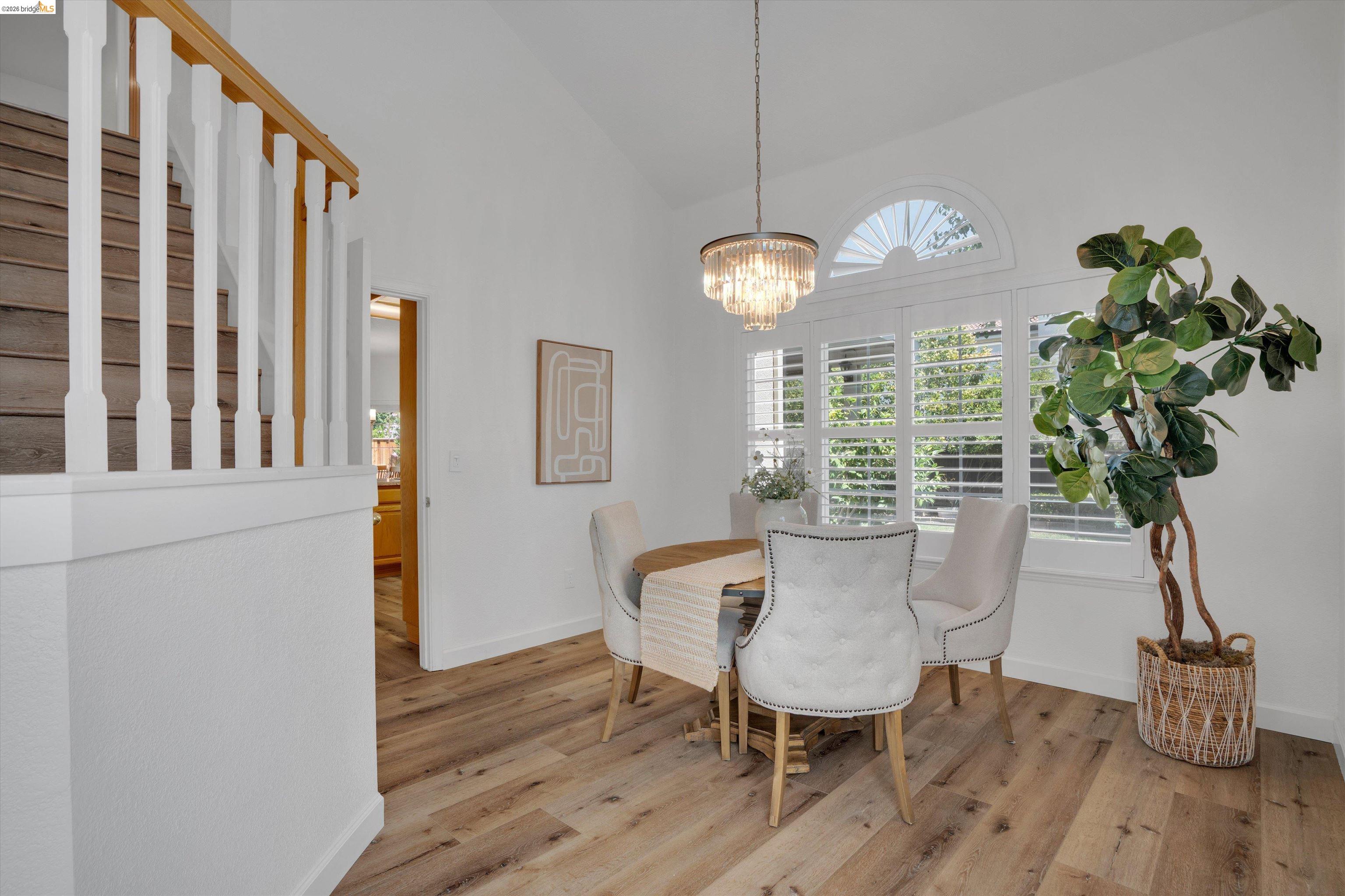805 Devonshire Loop