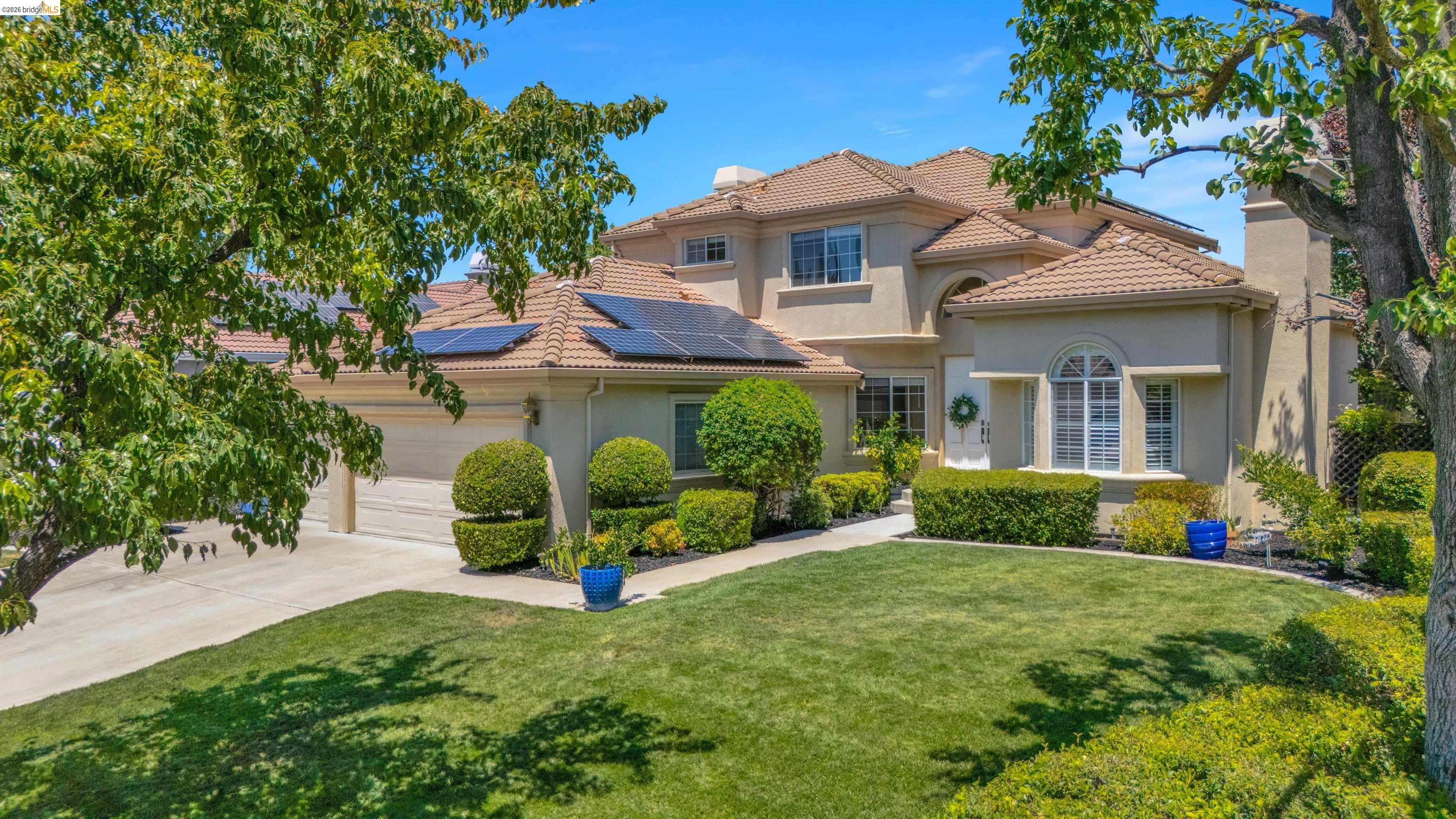 805 Devonshire Loop