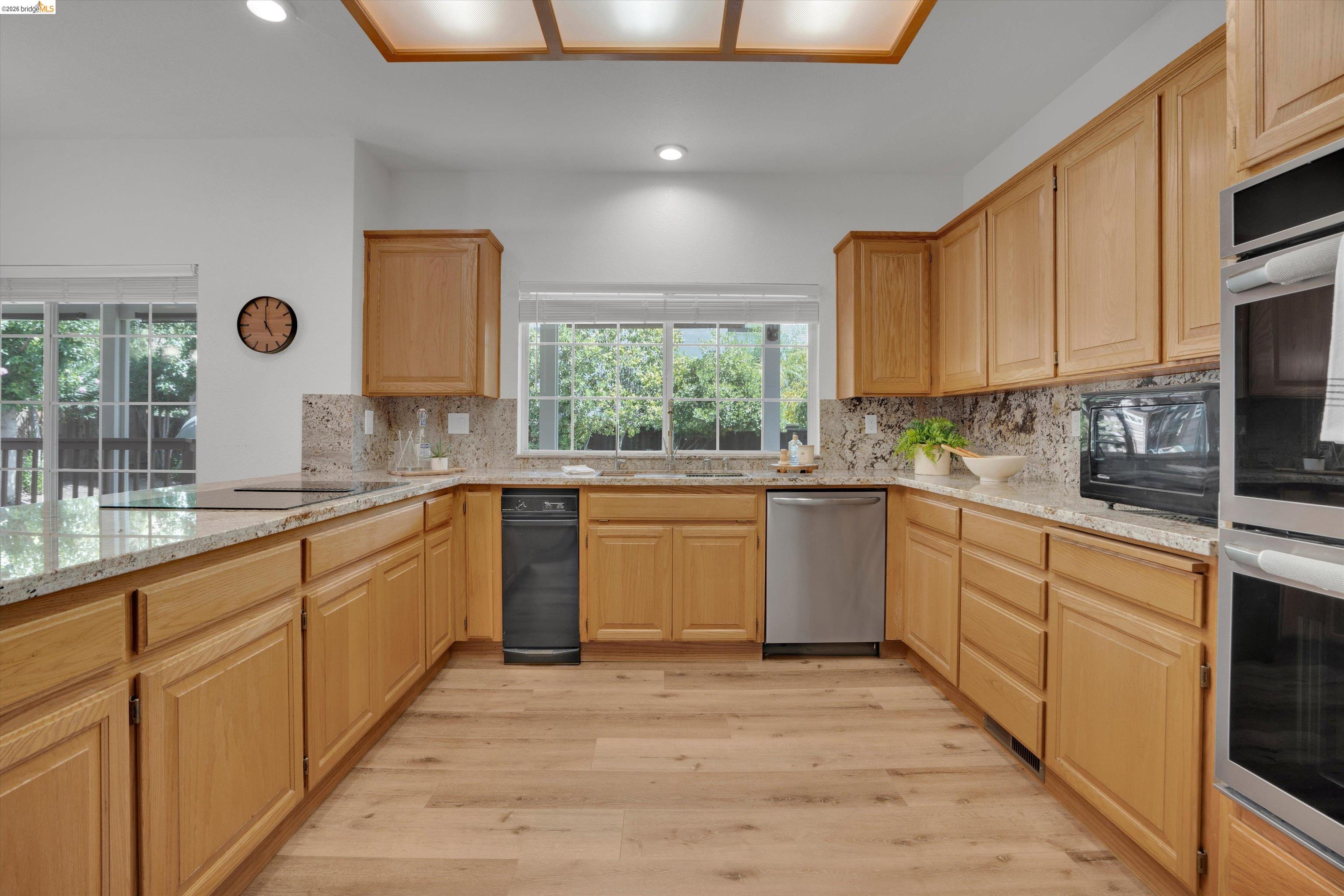 805 Devonshire Loop