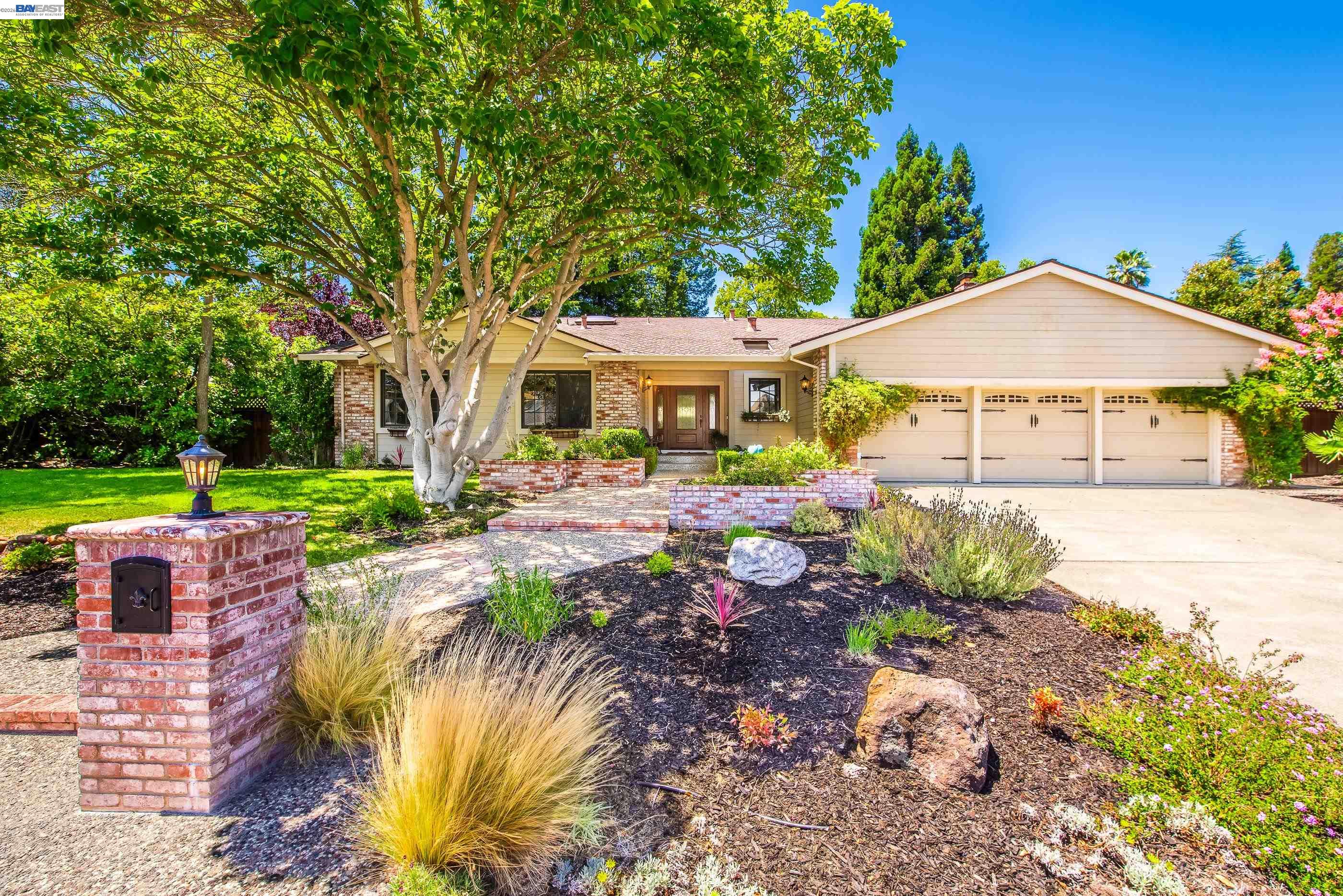 1768 Oro Valley Cir