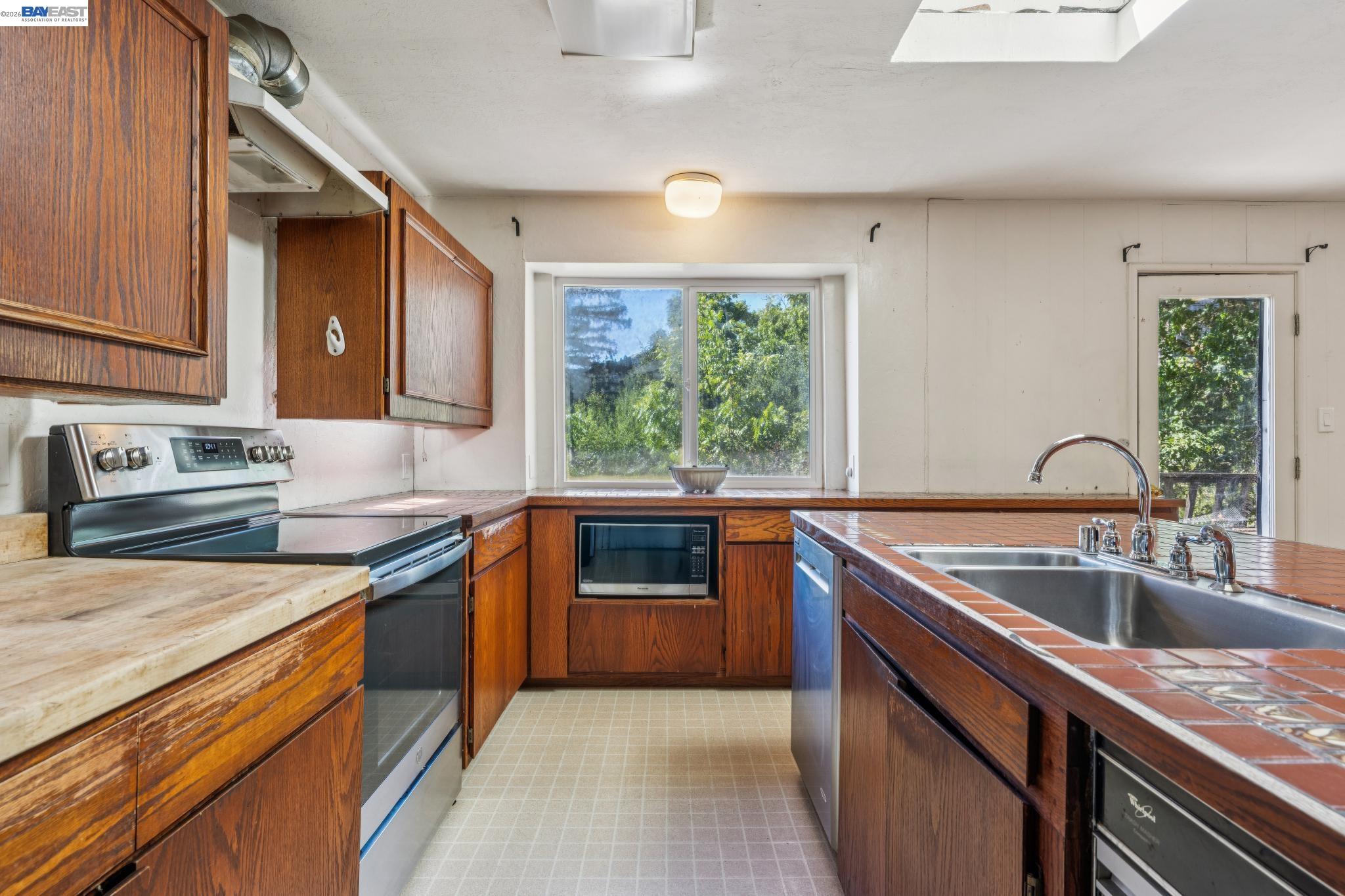 21 MONTE VISTA ROAD