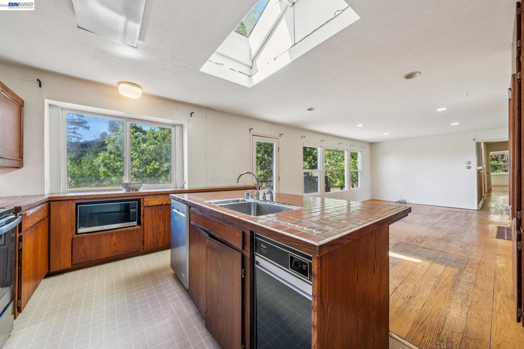 21 MONTE VISTA ROAD