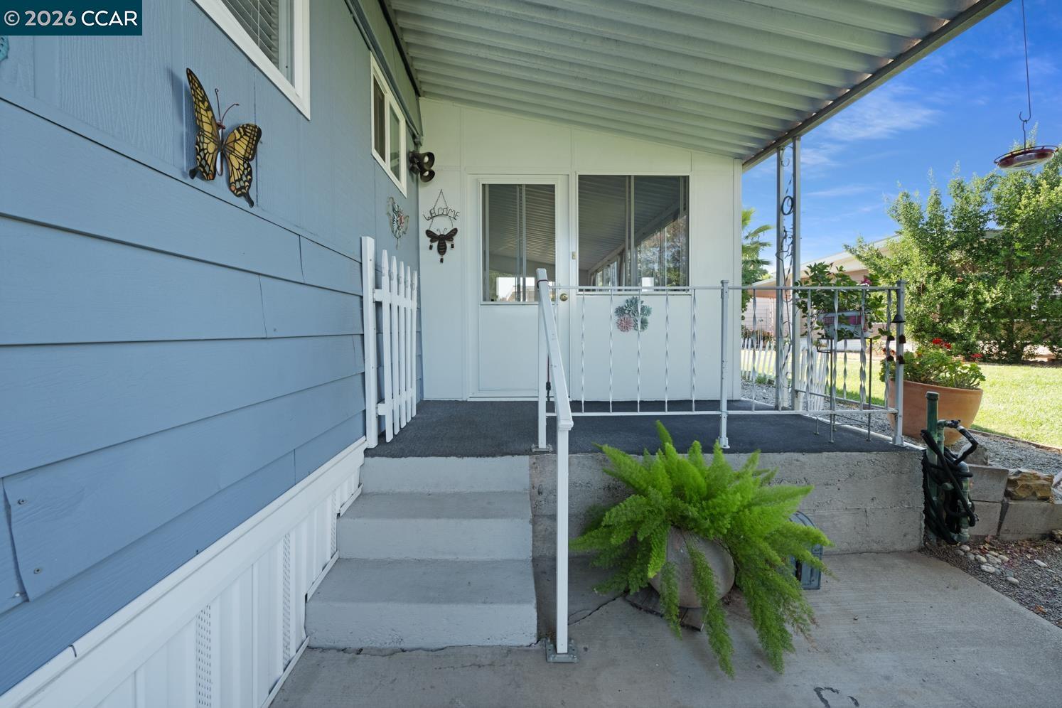 1035 Peralta # 16