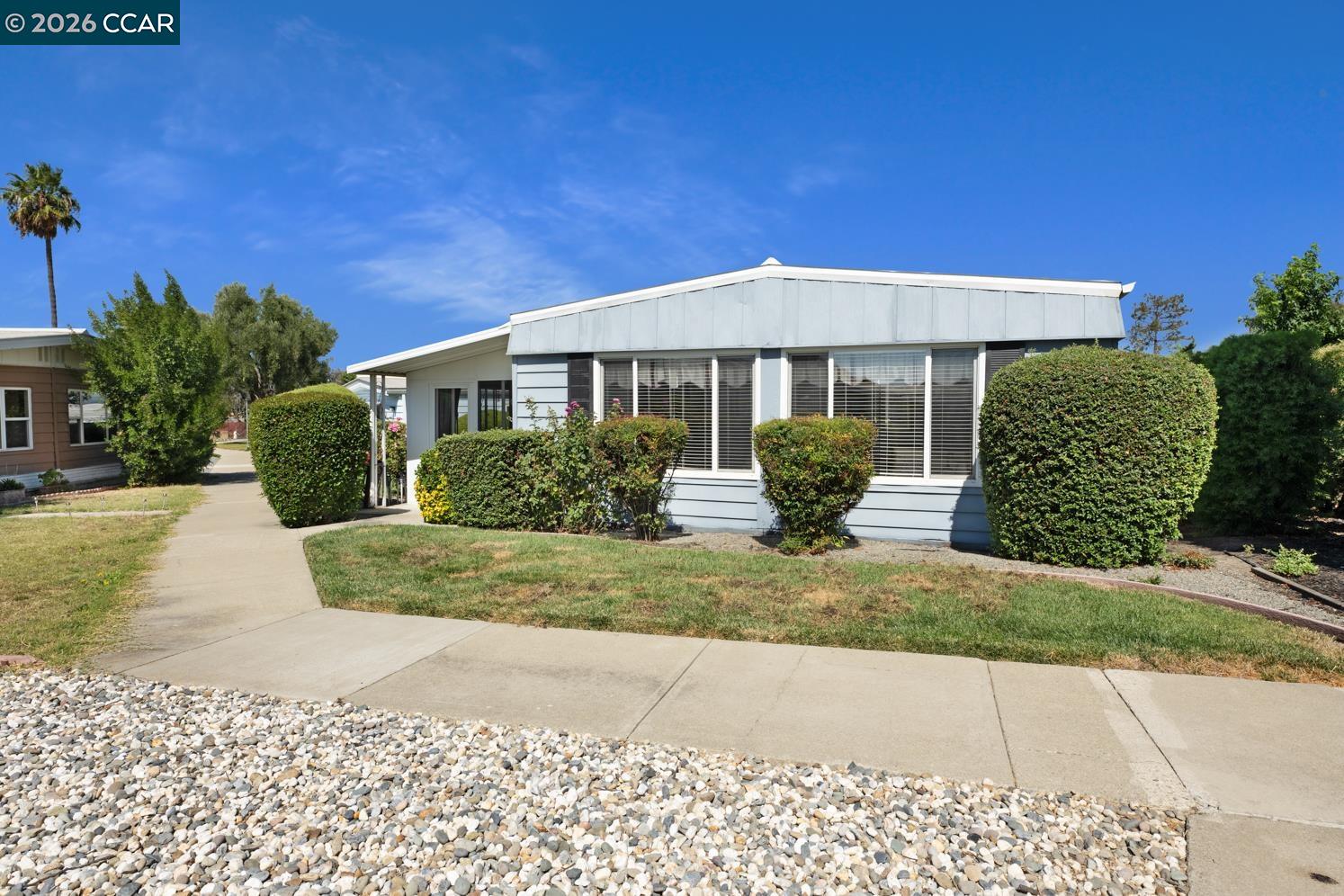 1035 Peralta # 16