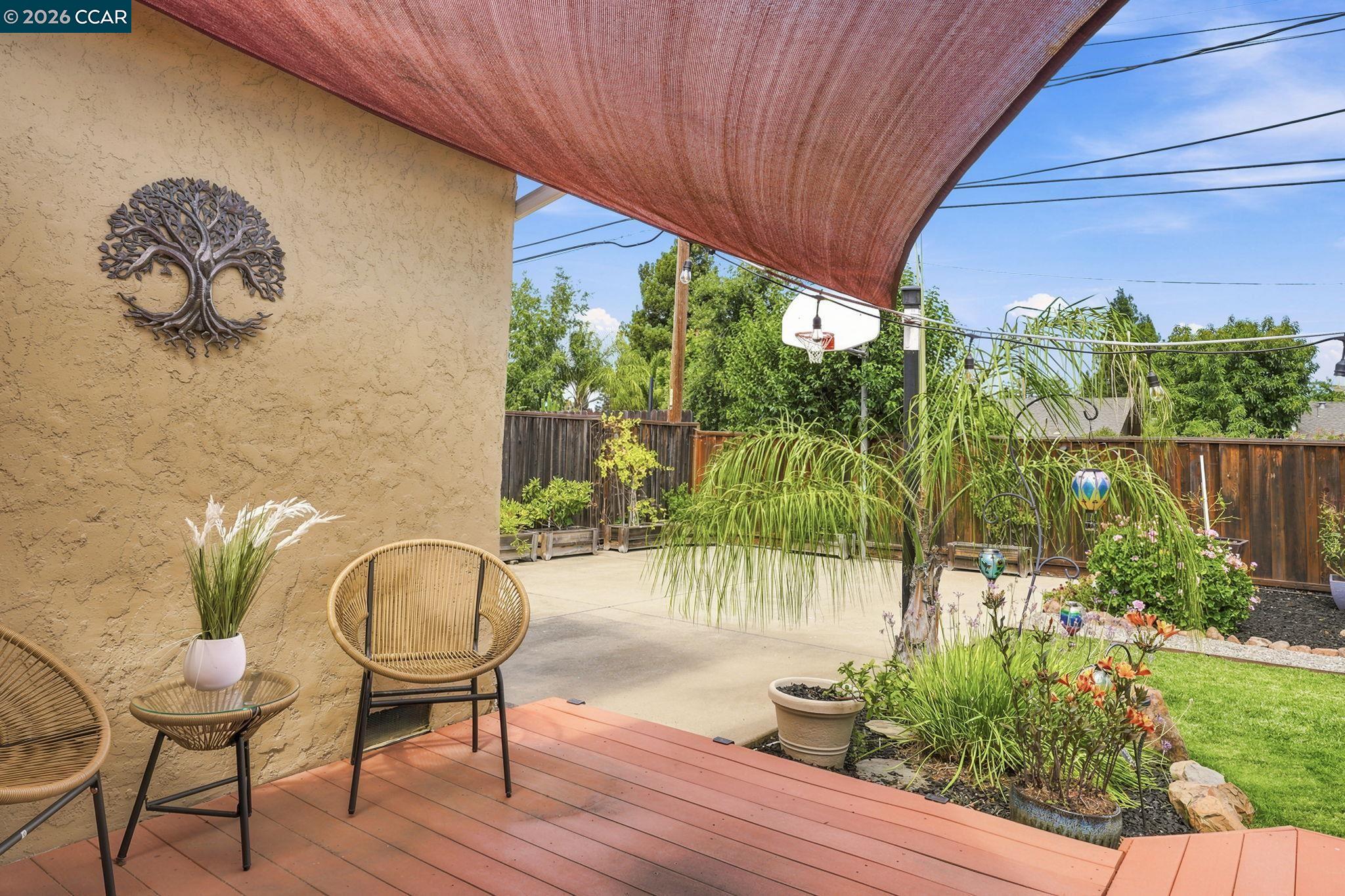 4427 Crestwood Cir