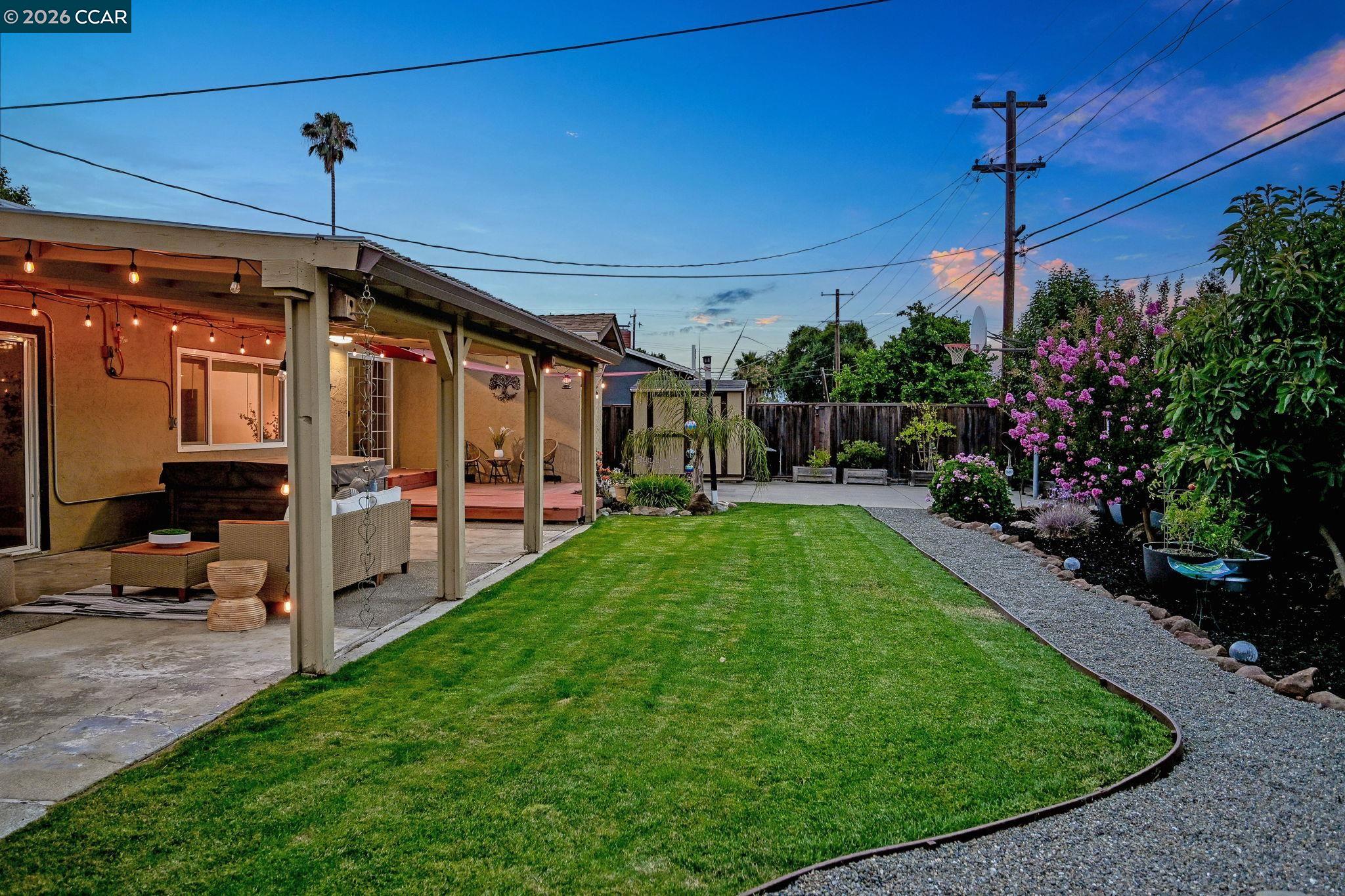 4427 Crestwood Cir