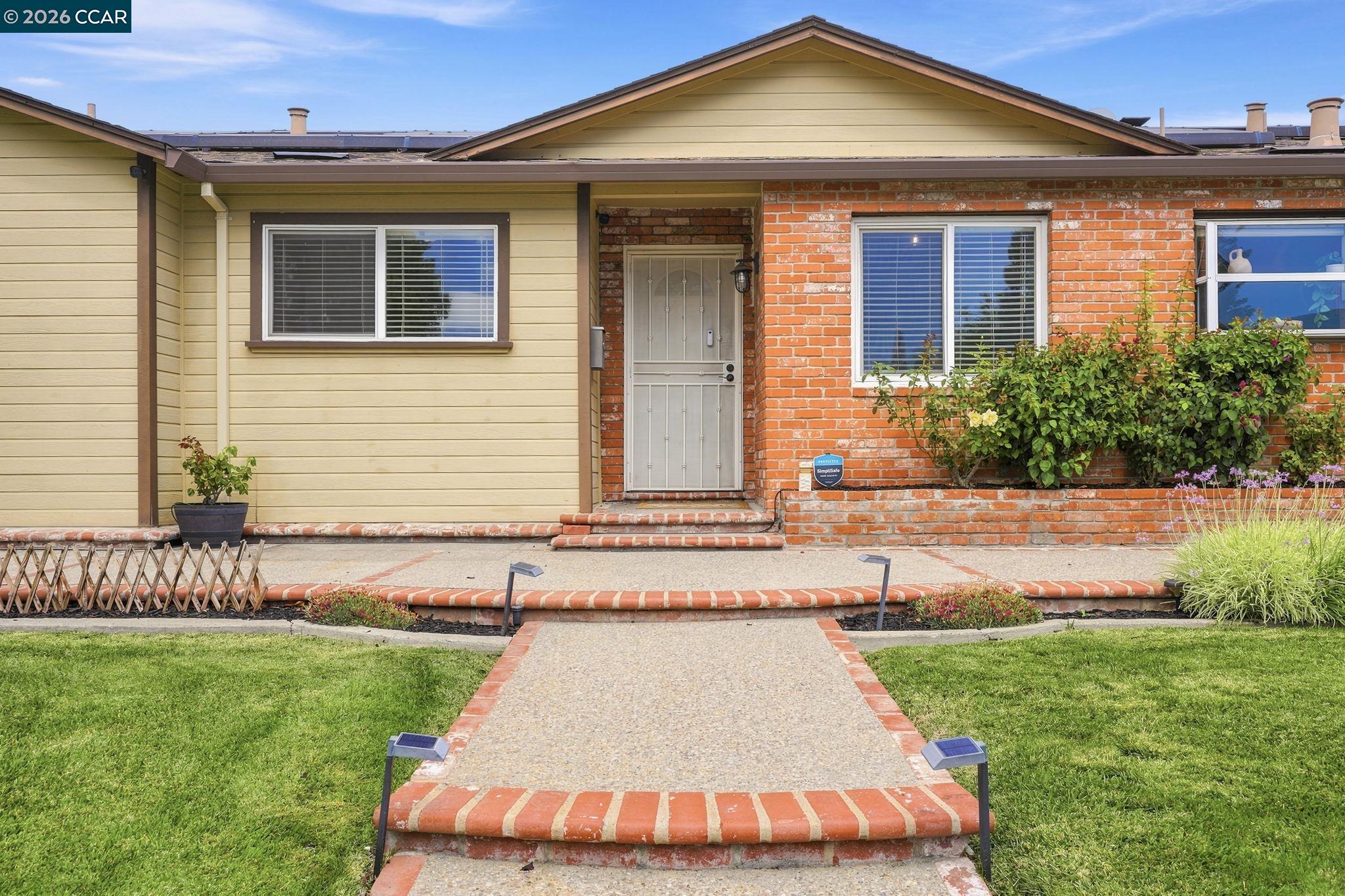 4427 Crestwood Cir