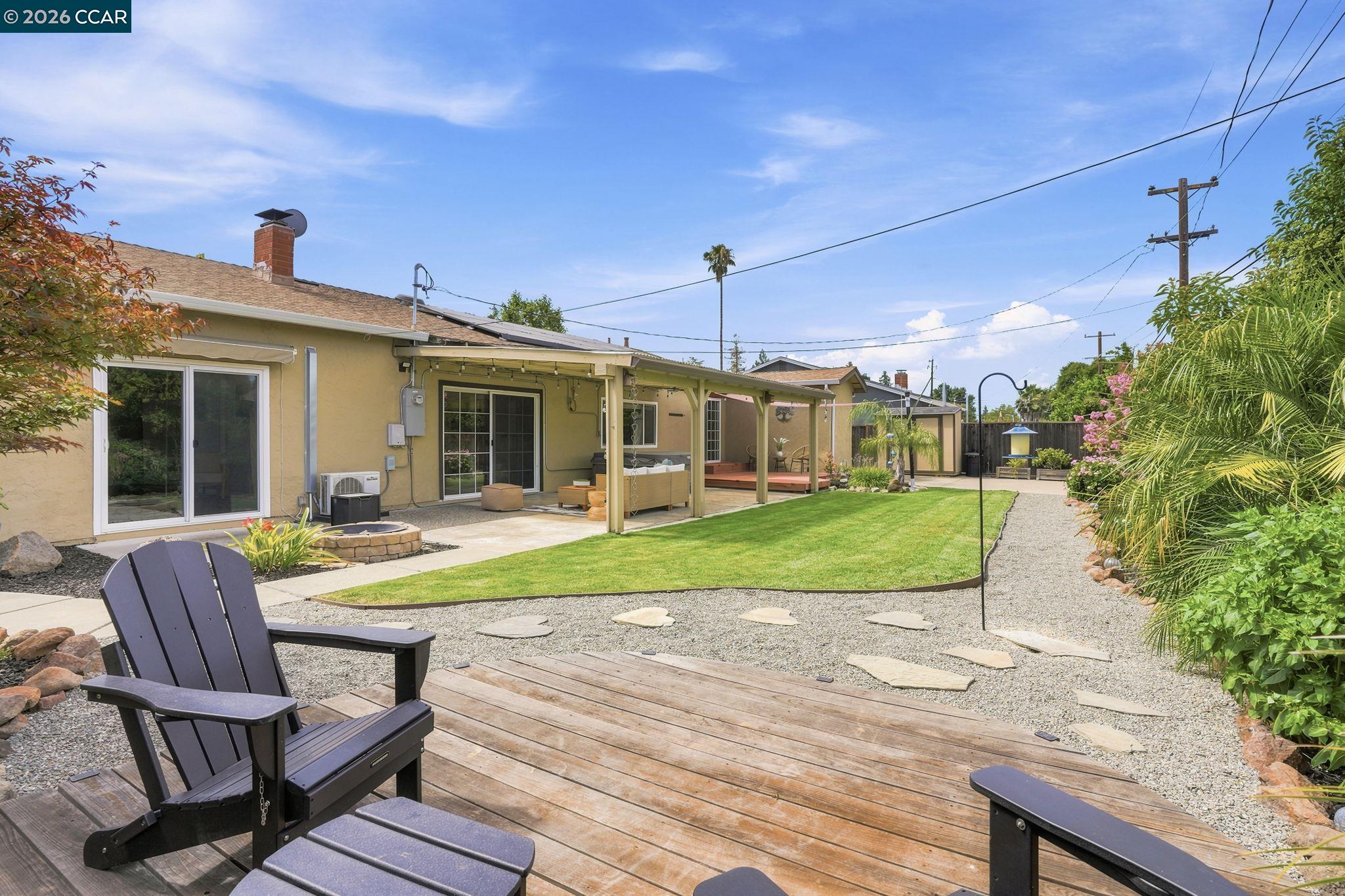 4427 Crestwood Cir