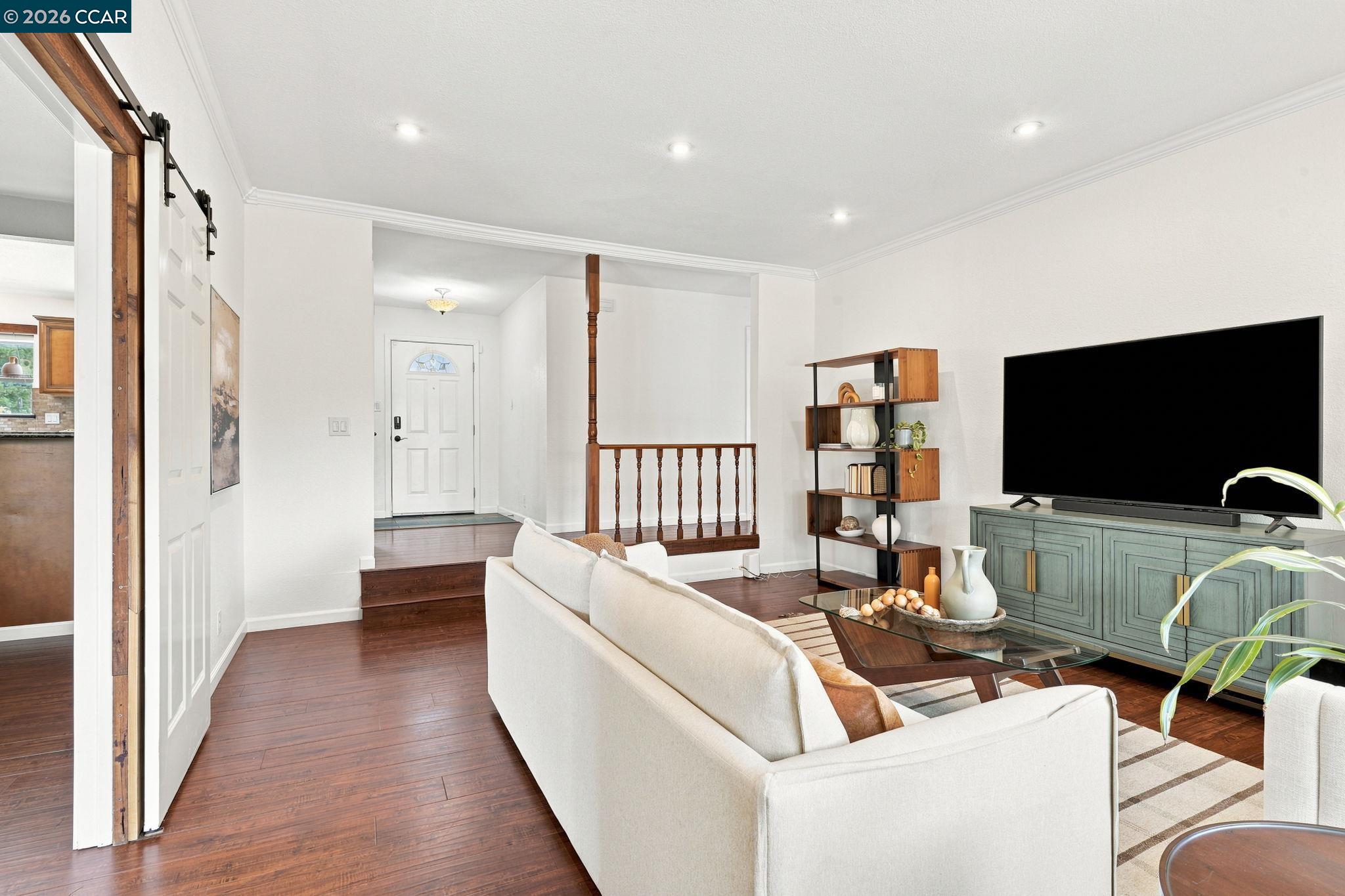 4427 Crestwood Cir