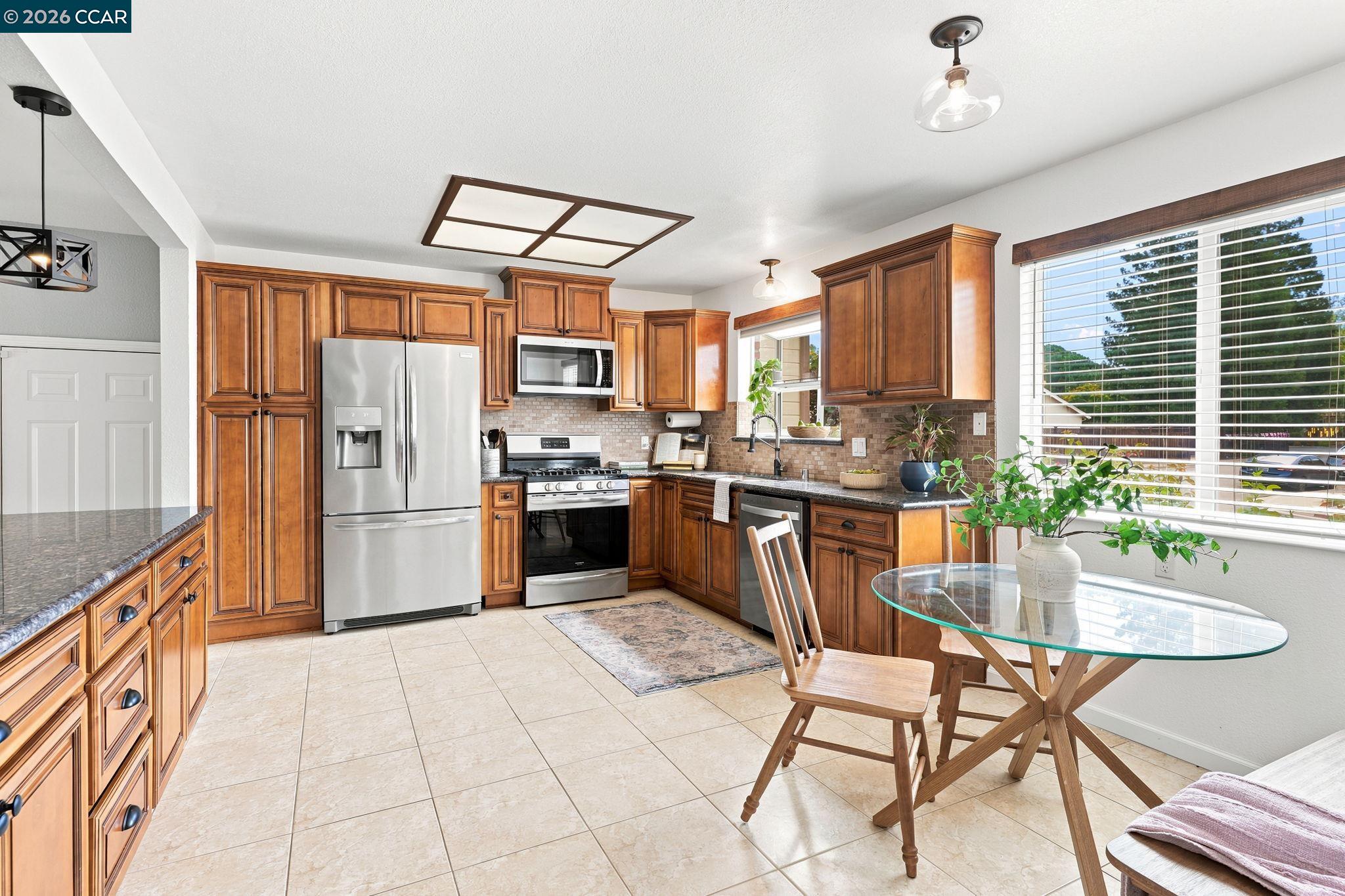 4427 Crestwood Cir