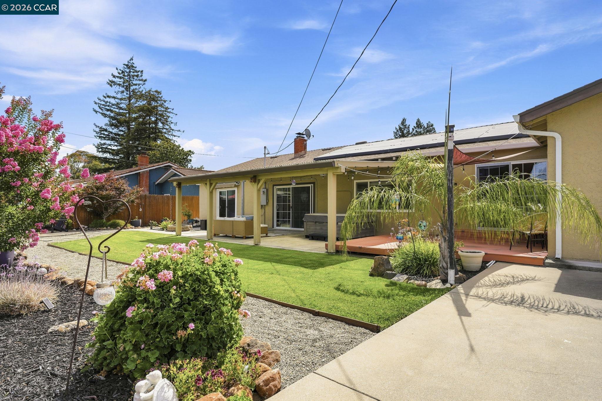 4427 Crestwood Cir