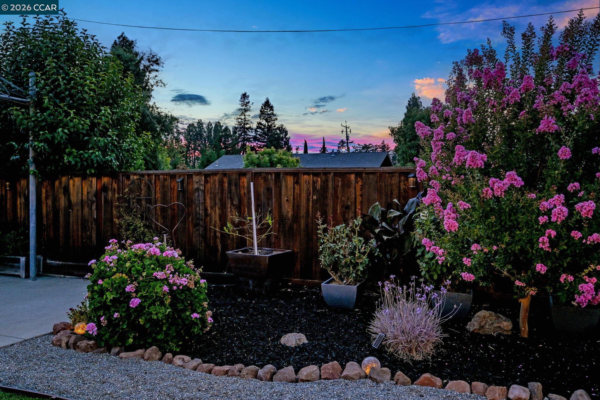 4427 Crestwood Cir