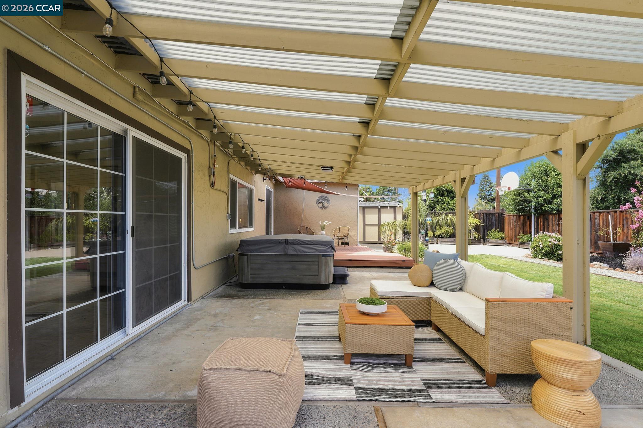 4427 Crestwood Cir