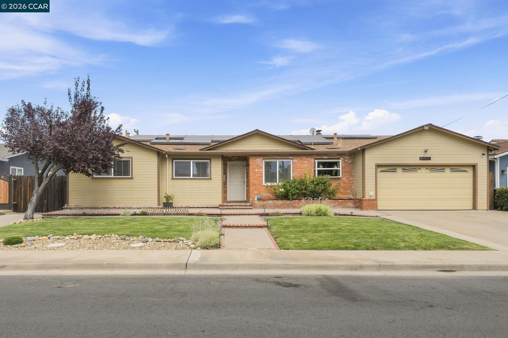 4427 Crestwood Cir