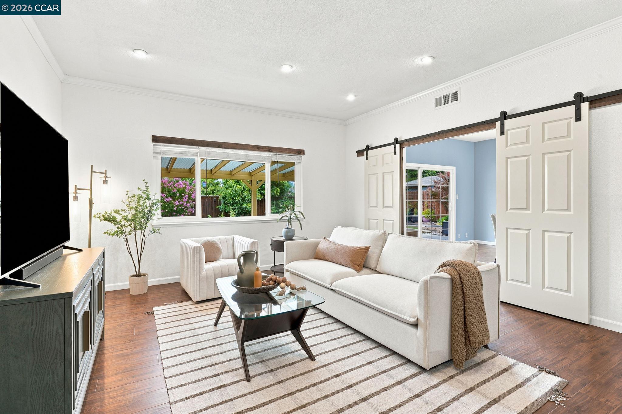 4427 Crestwood Cir