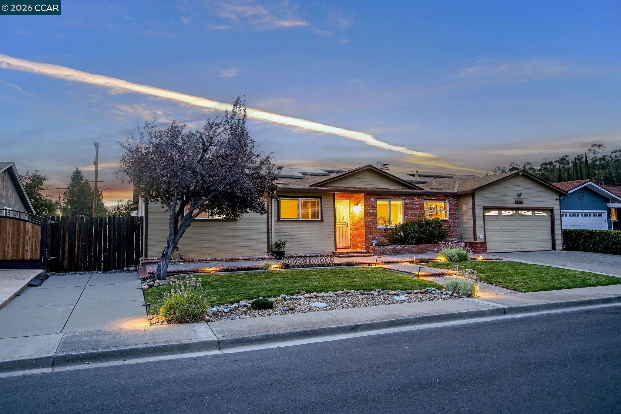 4427 Crestwood Cir