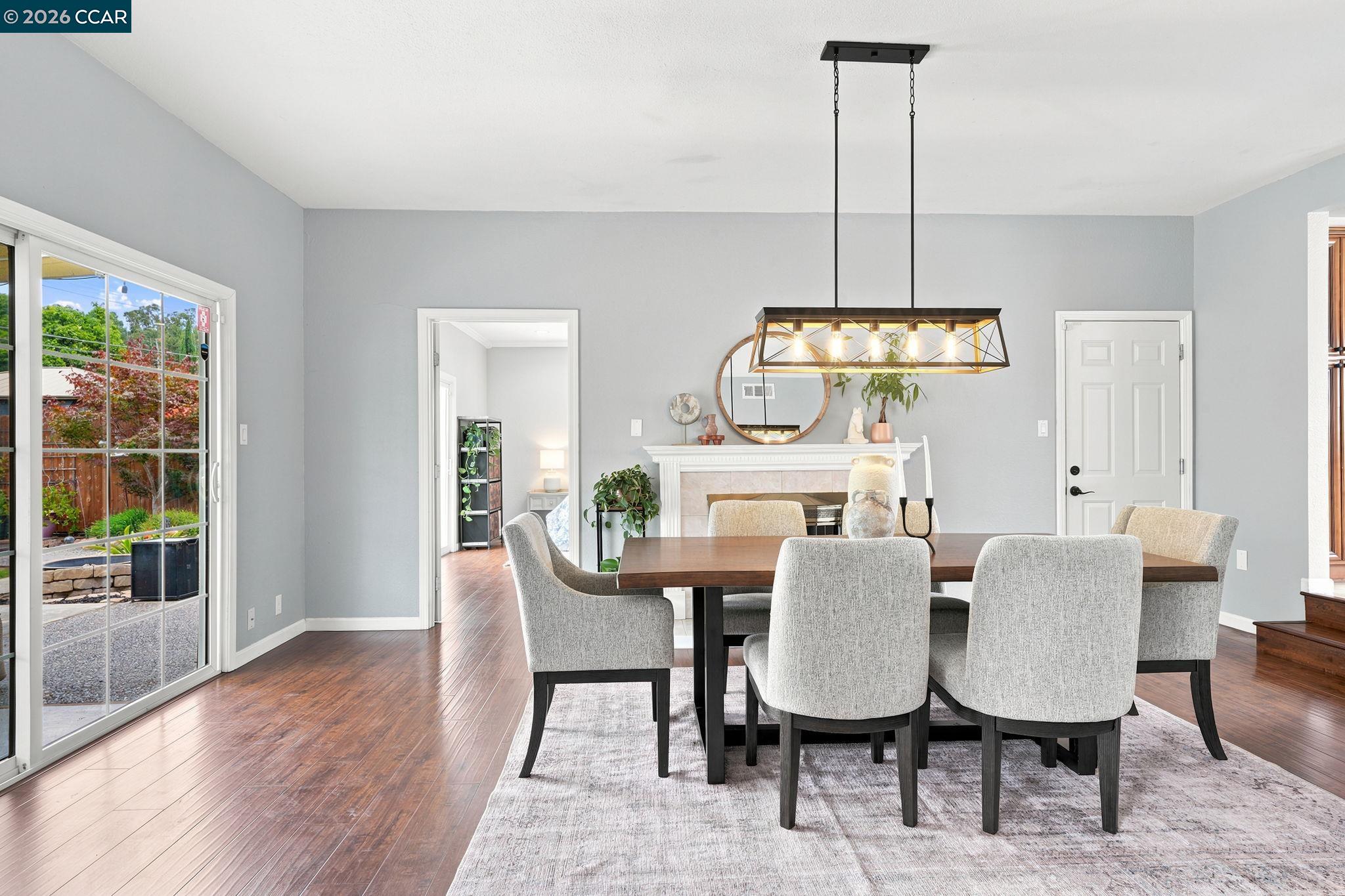 4427 Crestwood Cir