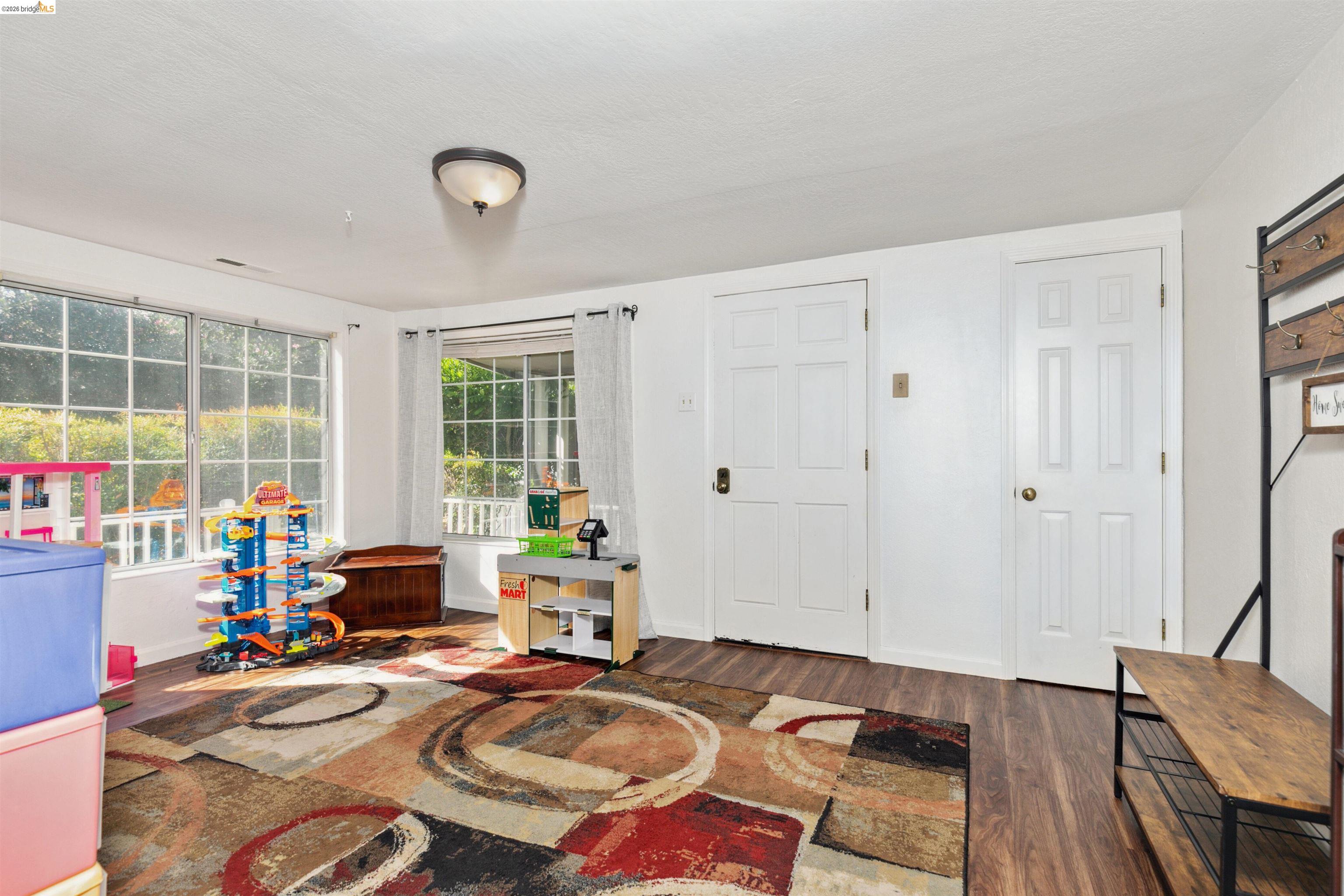 105 W Bolton Rd
