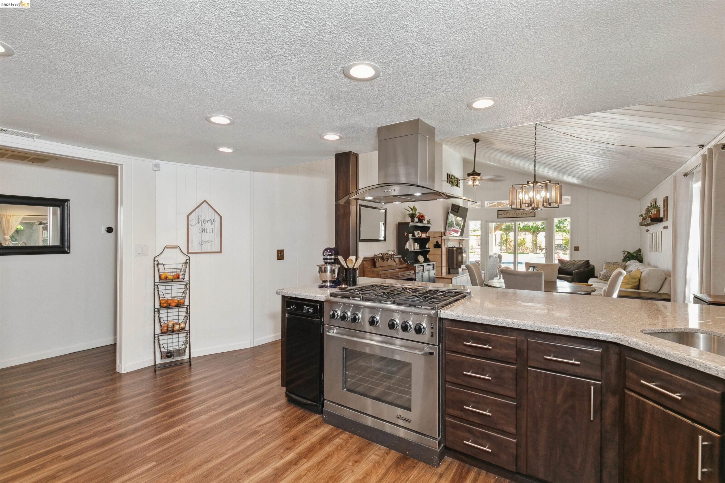 105 W Bolton Rd