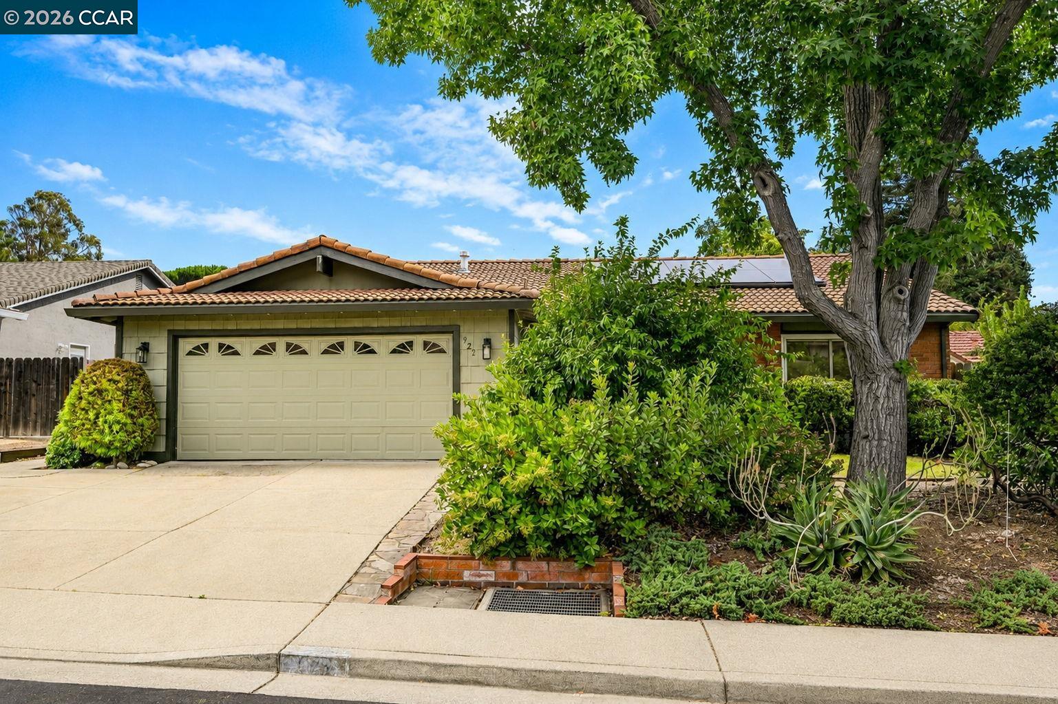 923 Pinon Dr
