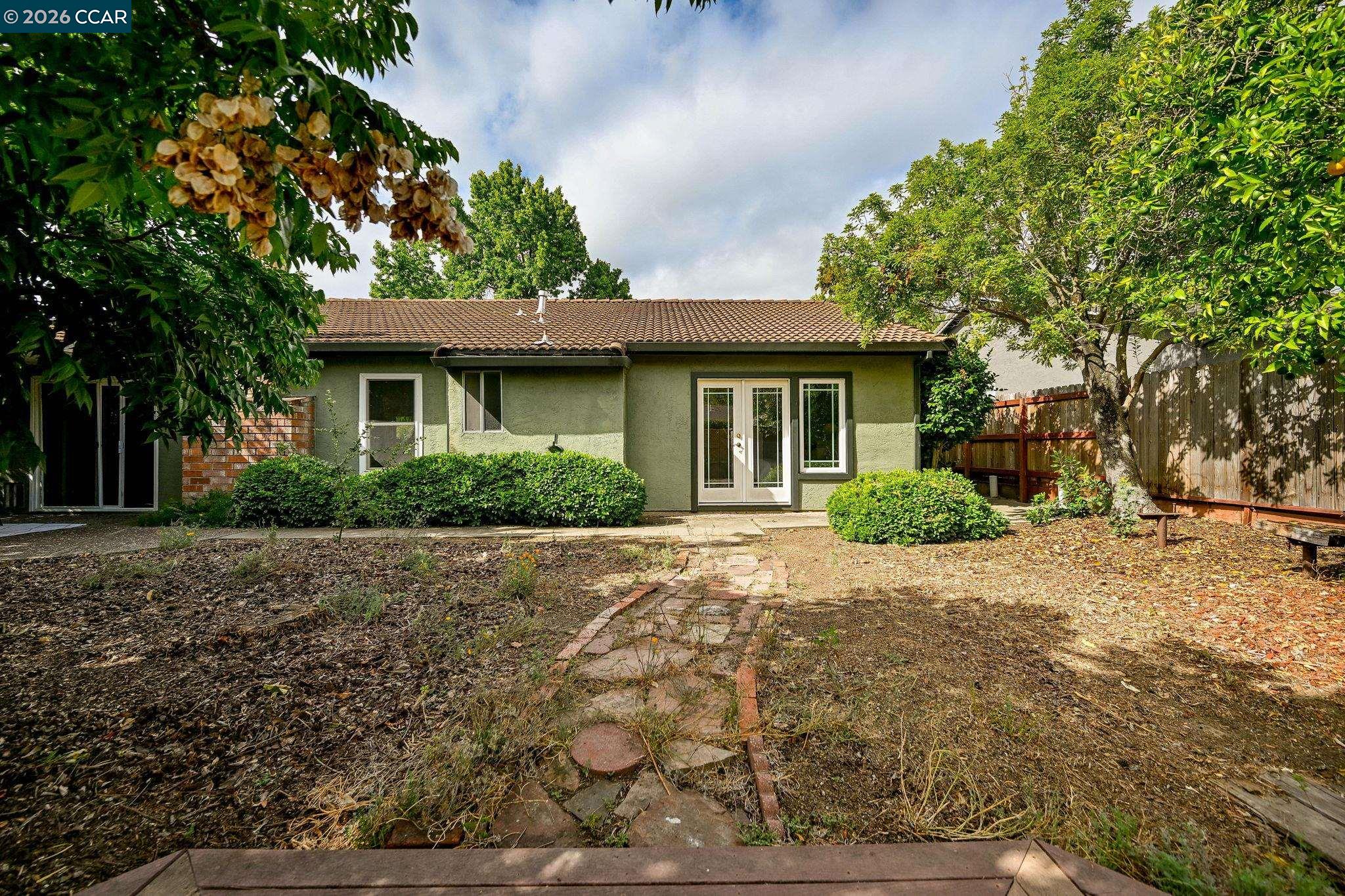 923 Pinon Dr