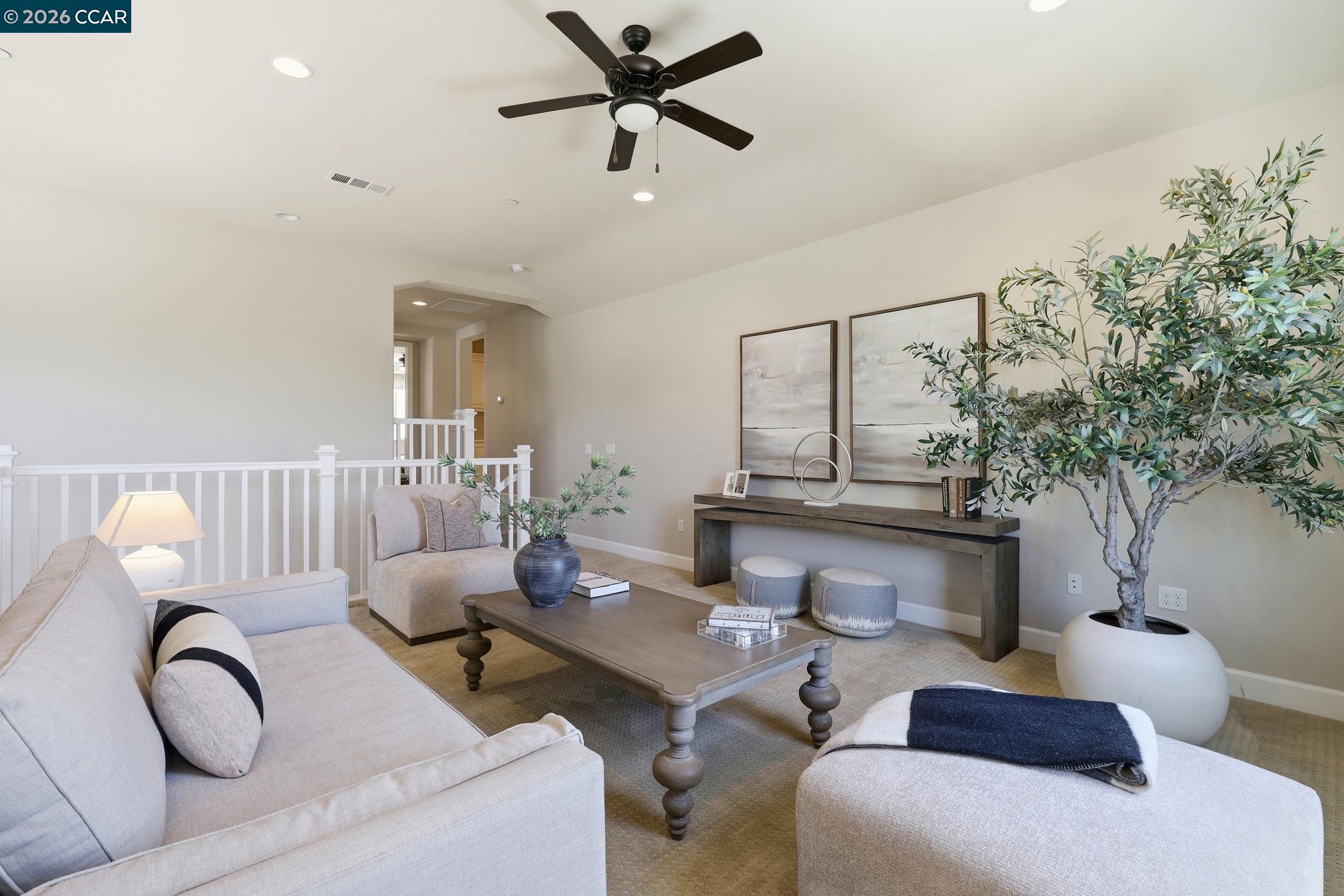 4658 Valley Vista Dr