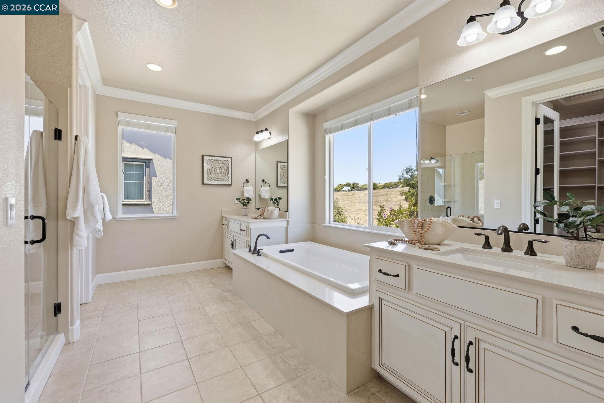 4658 Valley Vista Dr