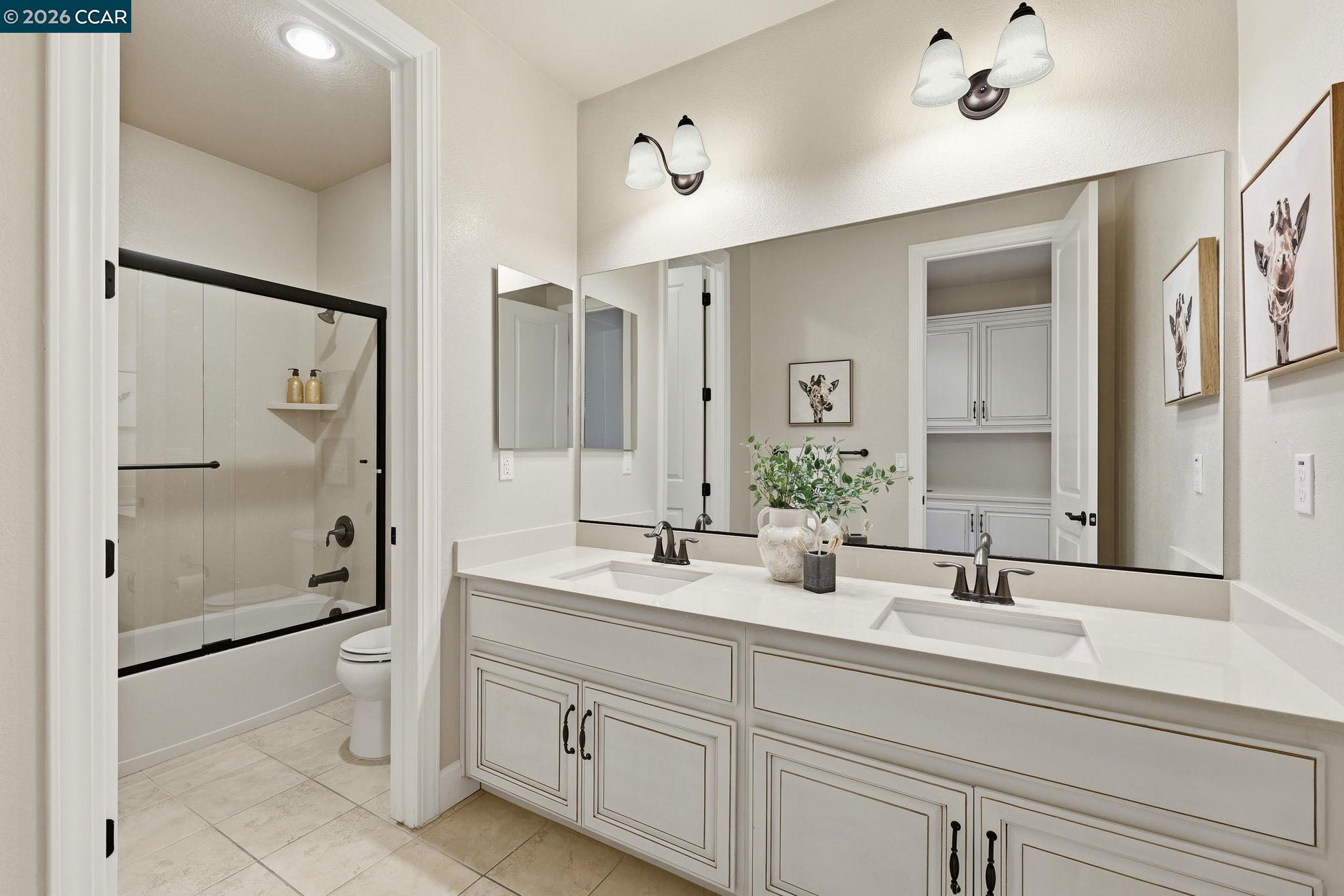 4658 Valley Vista Dr