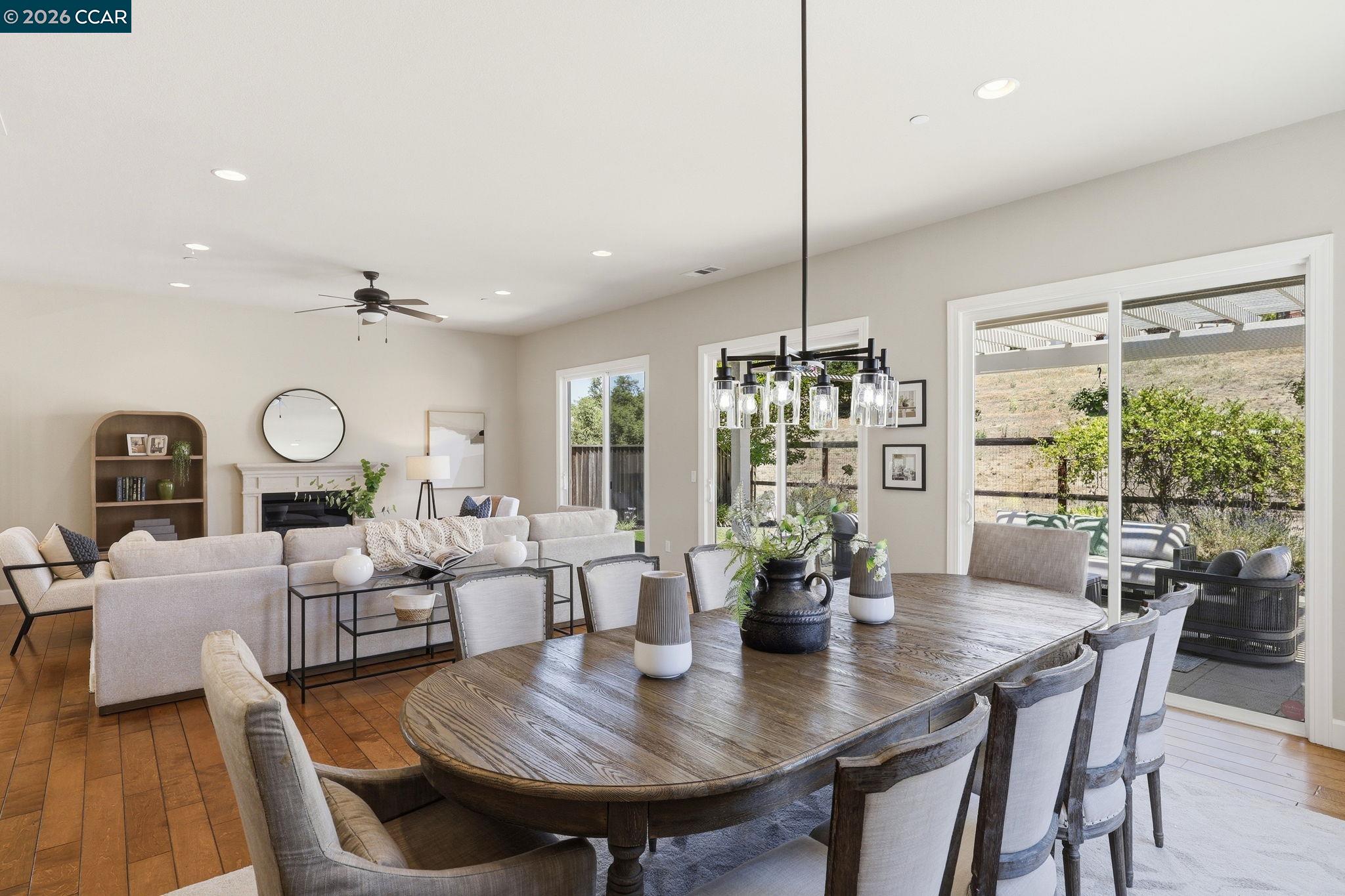 4658 Valley Vista Dr