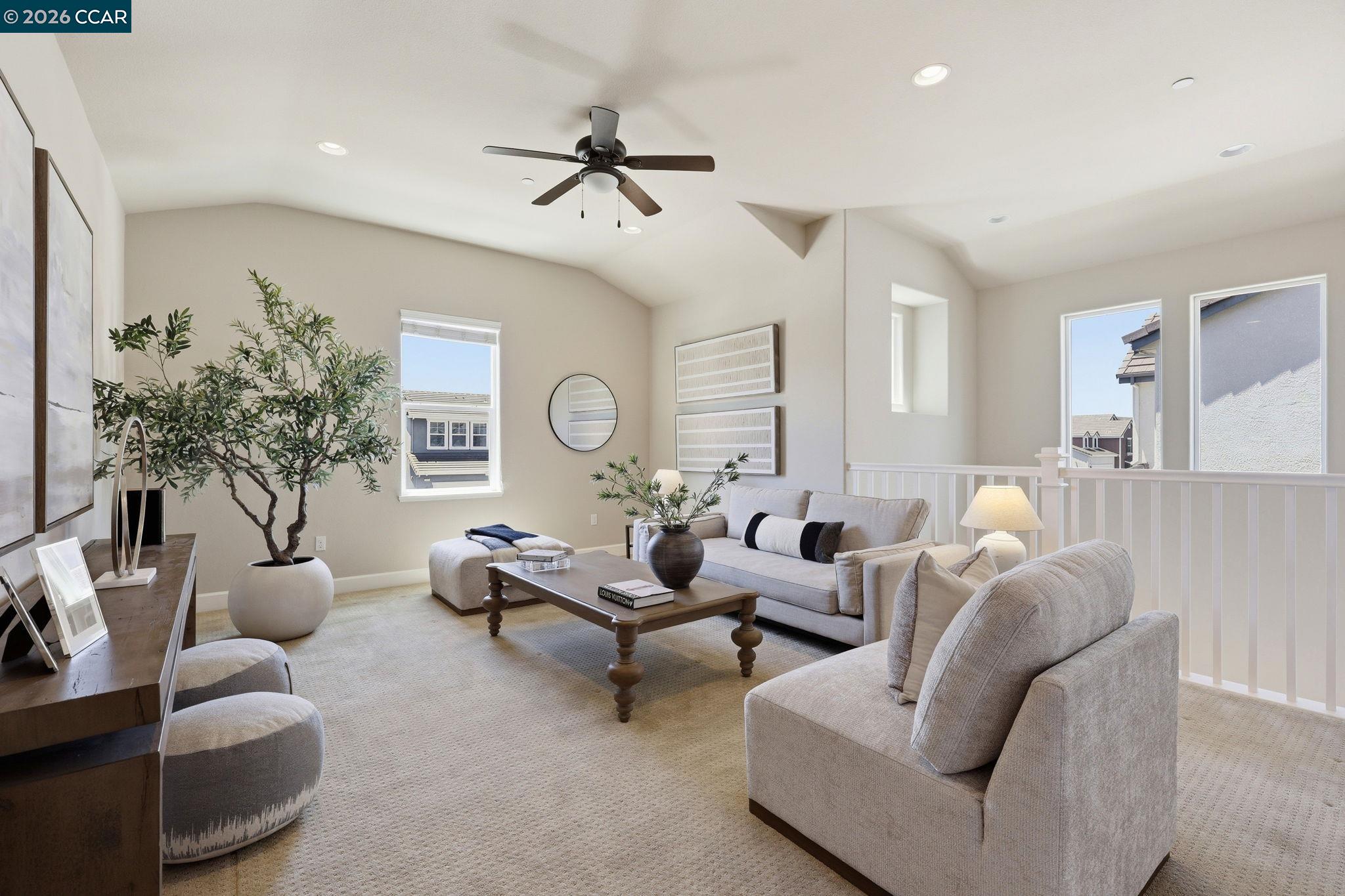 4658 Valley Vista Dr