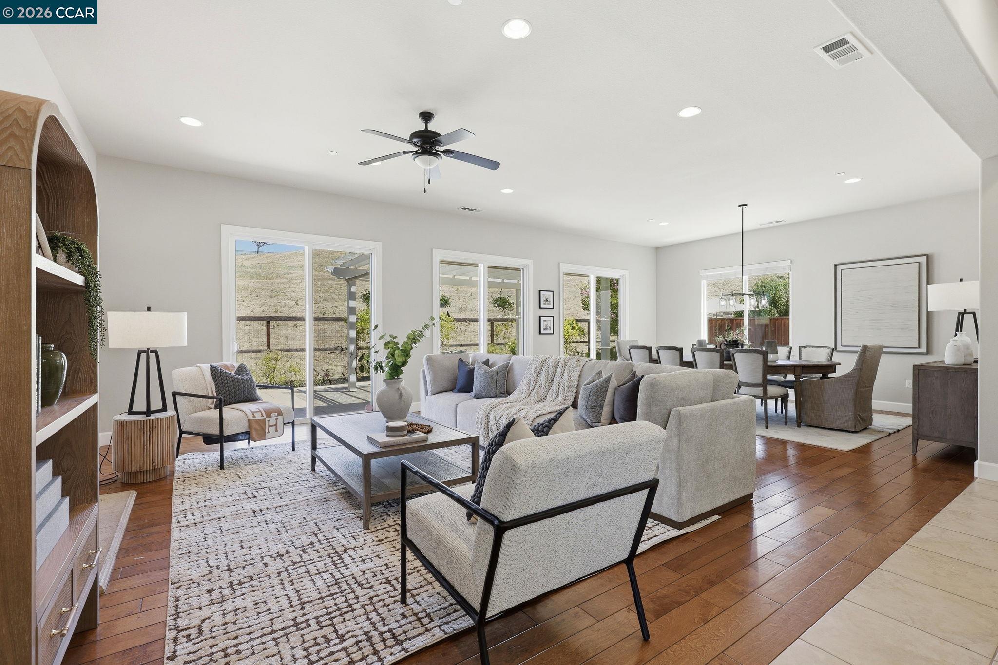 4658 Valley Vista Dr