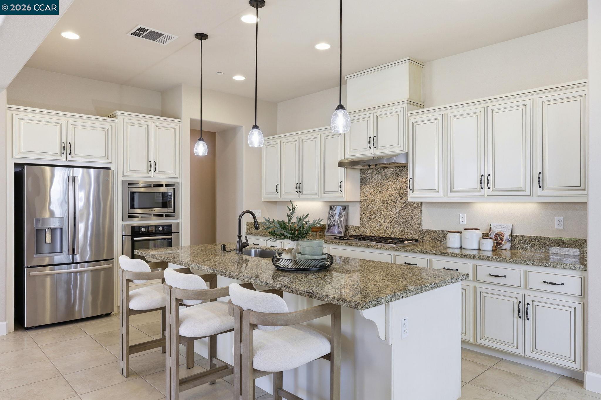 4658 Valley Vista Dr