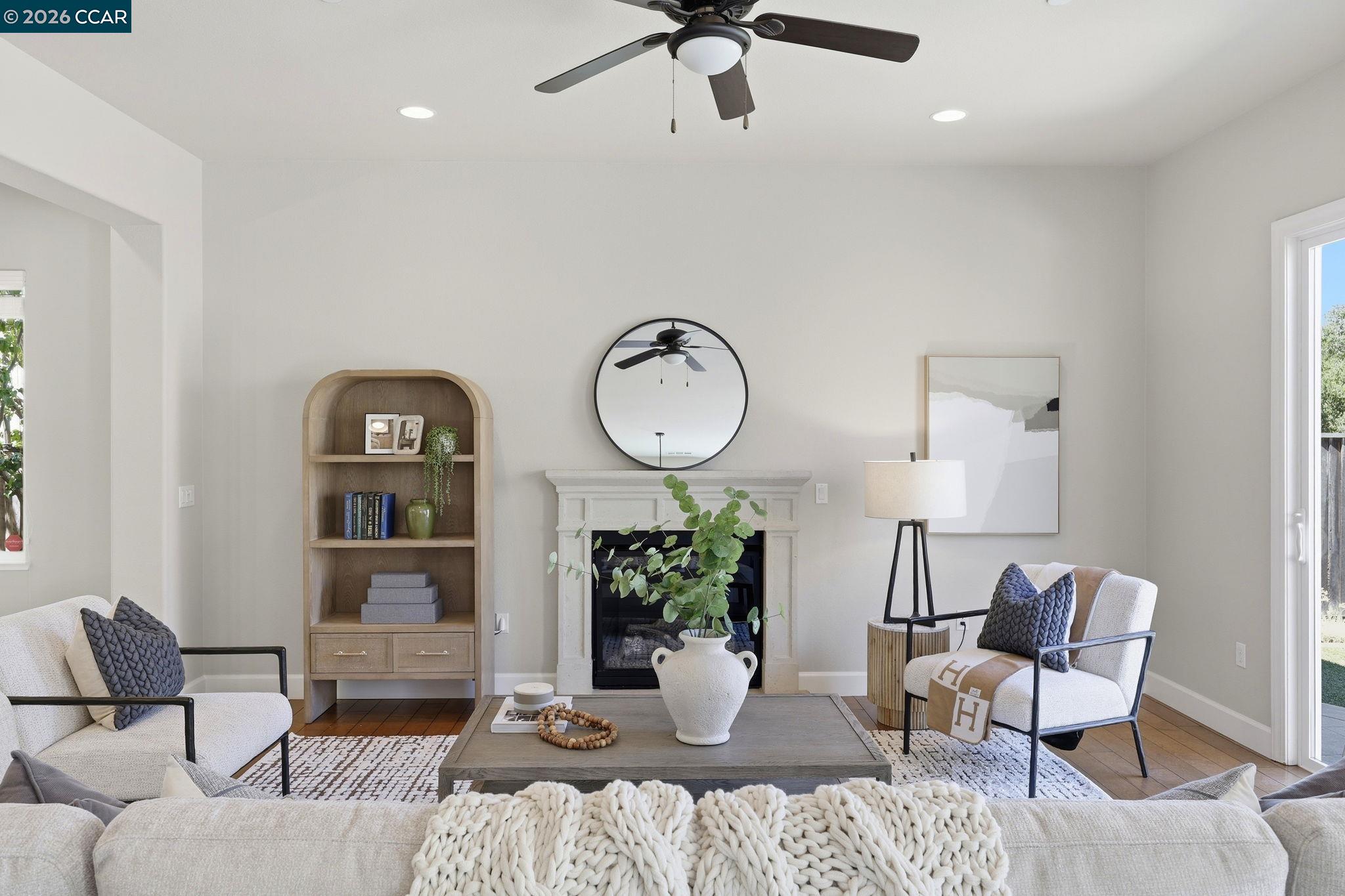 4658 Valley Vista Dr