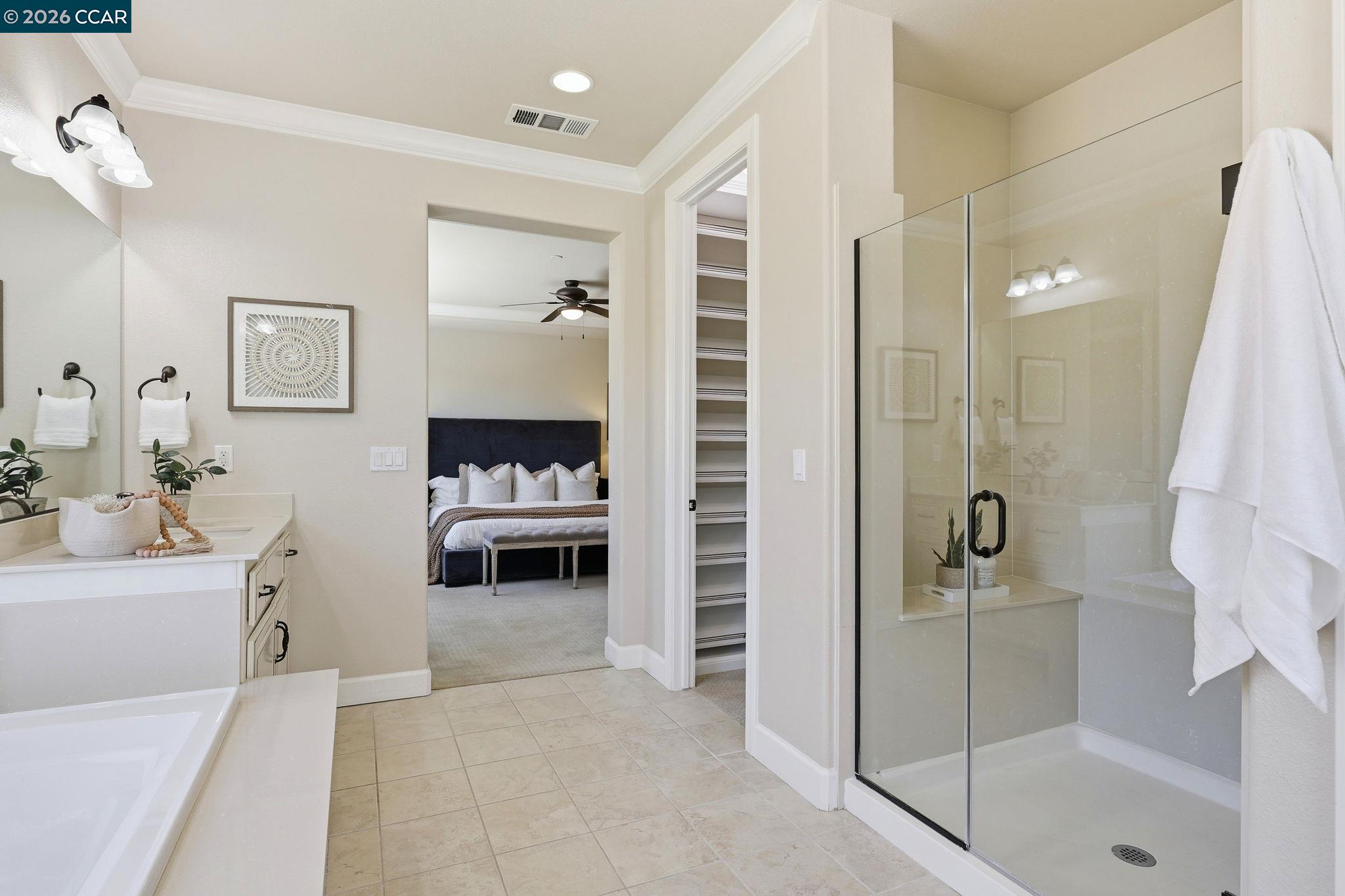 4658 Valley Vista Dr