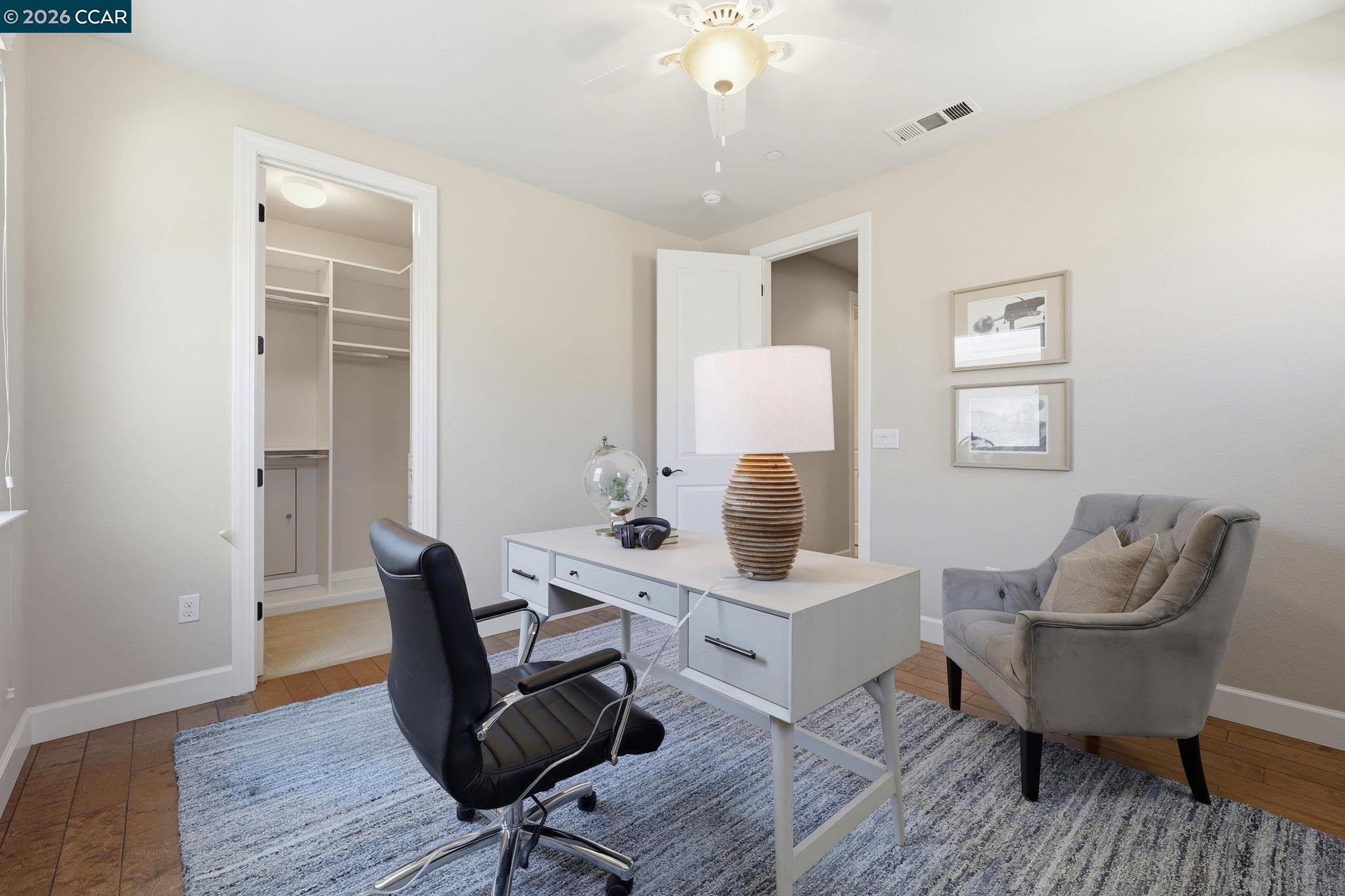 4658 Valley Vista Dr