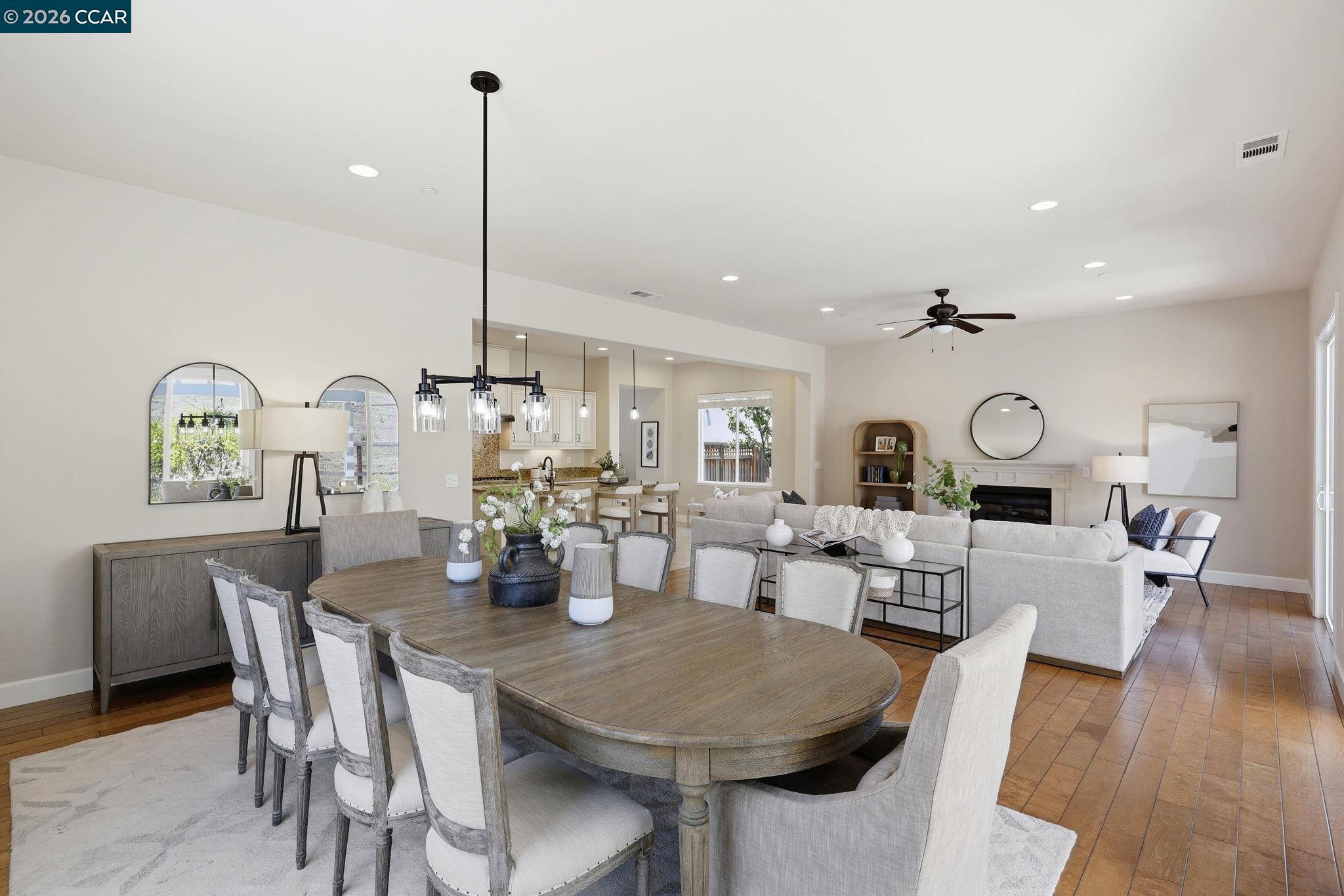 4658 Valley Vista Dr