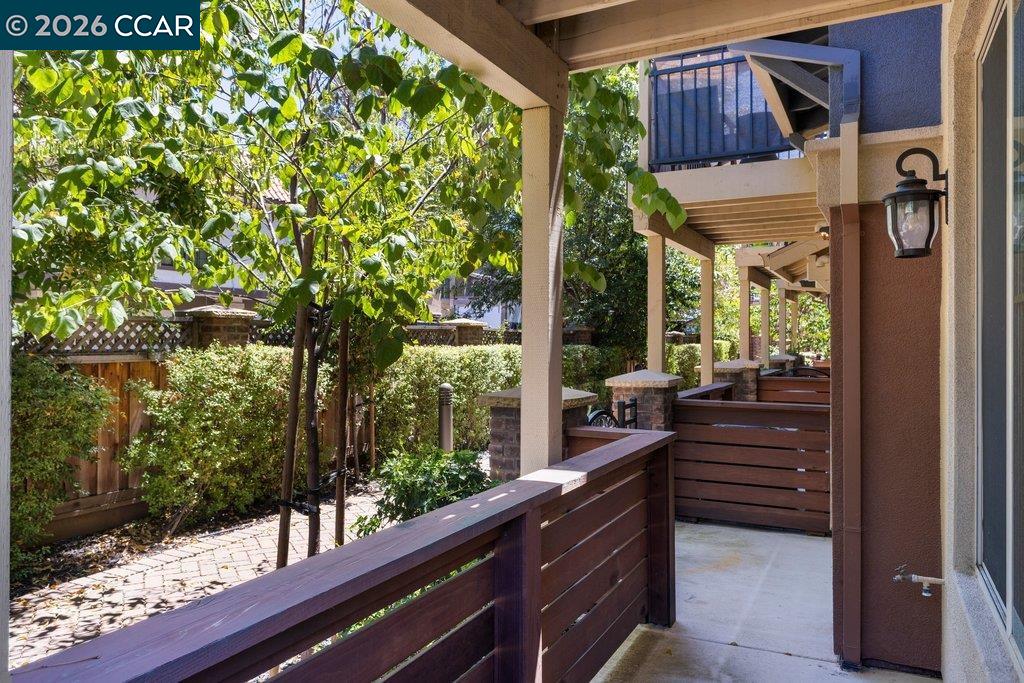 1894 Enclave Pl
