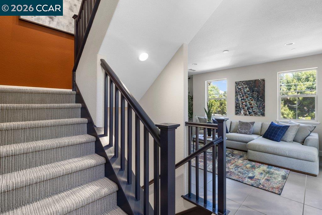 1894 Enclave Pl