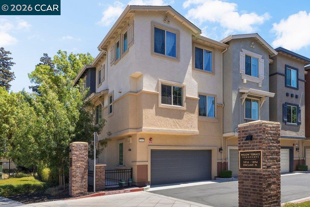 1894 Enclave Pl