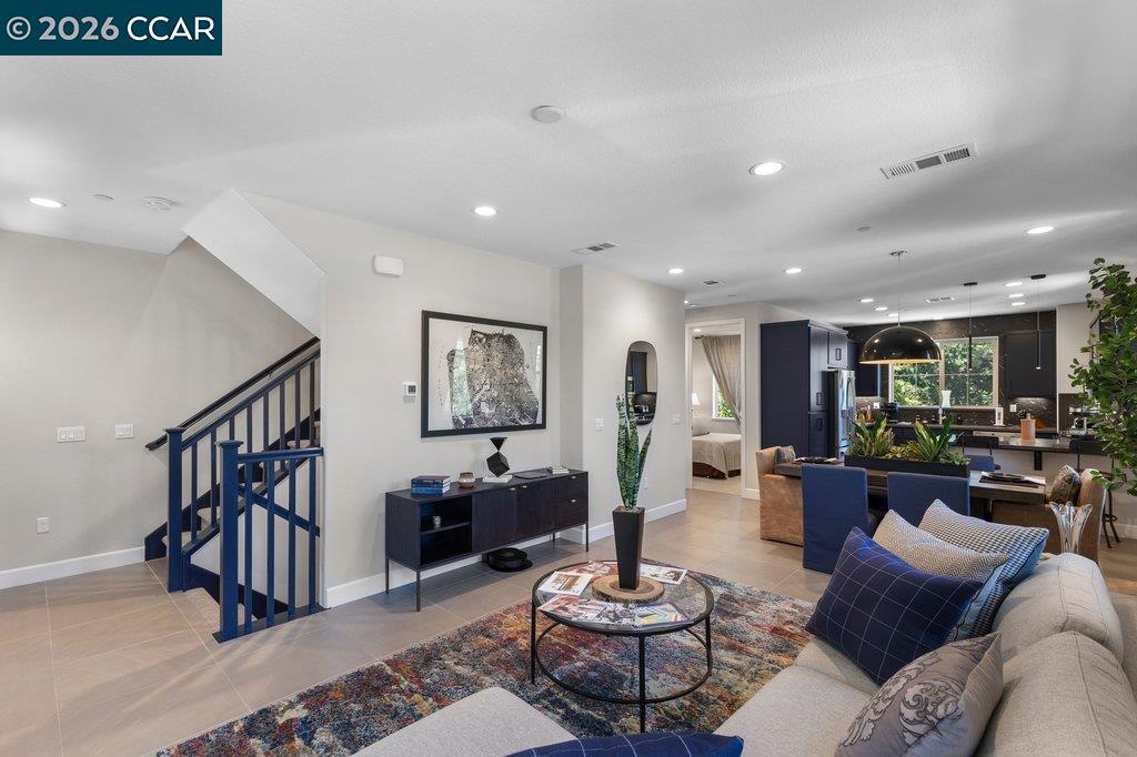 1894 Enclave Pl