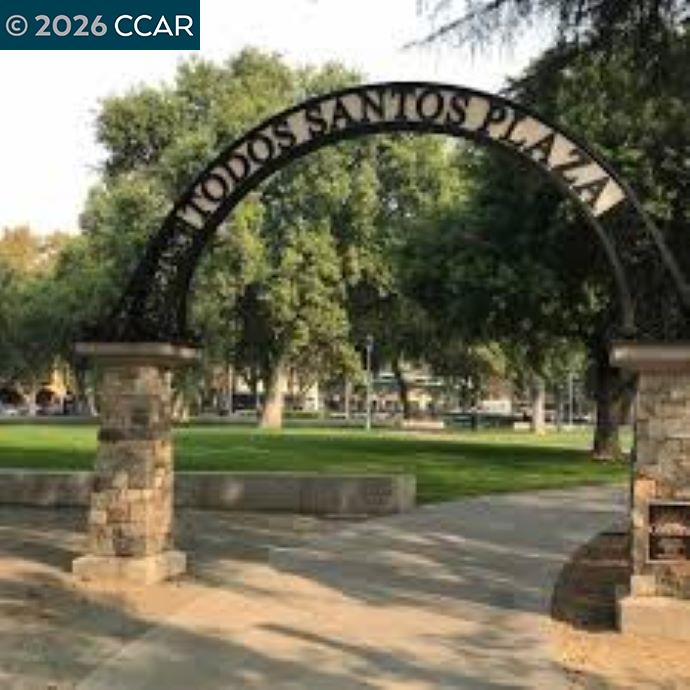 1894 Enclave Pl