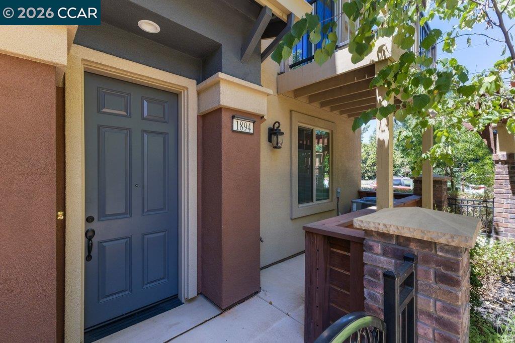 1894 Enclave Pl