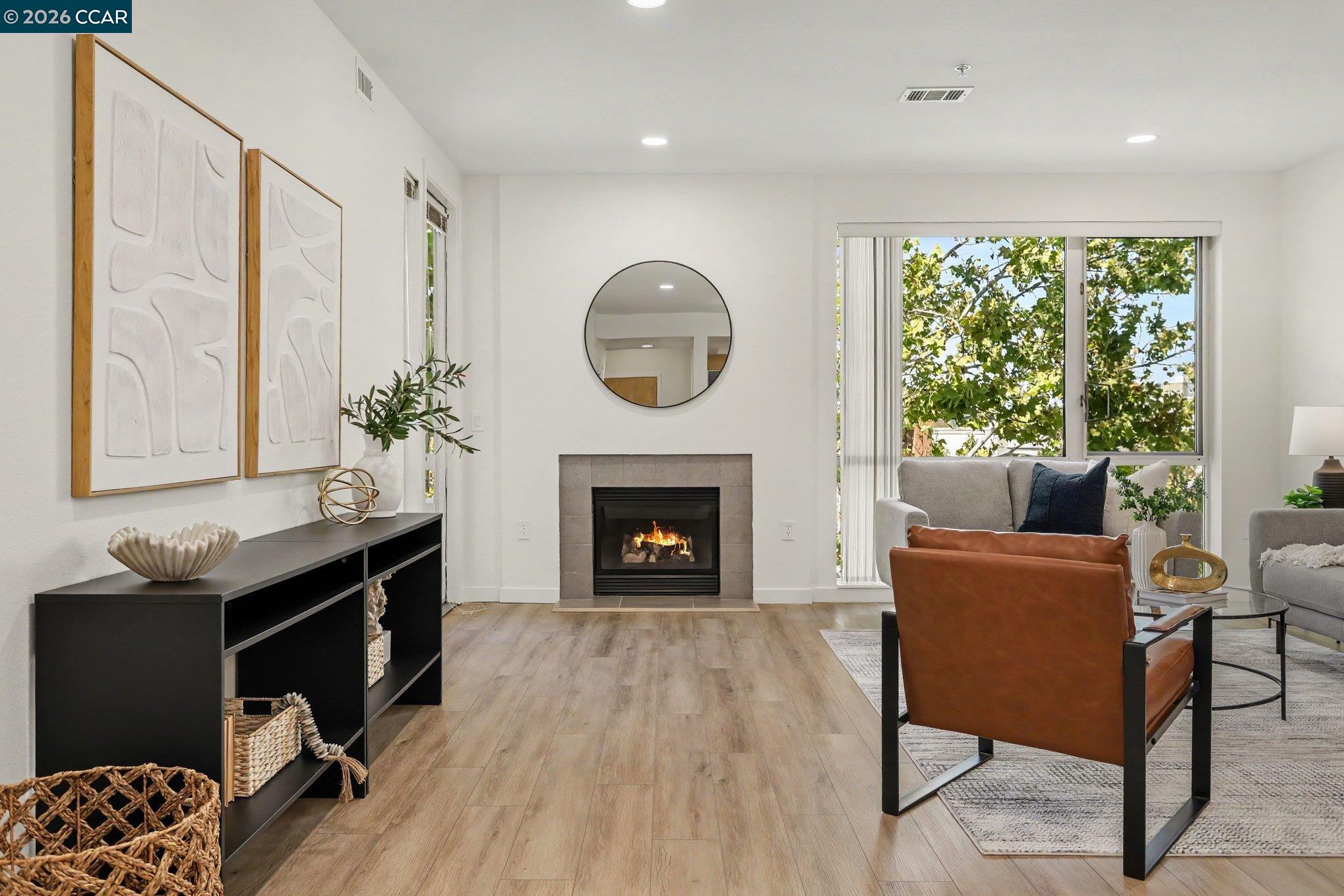 1655 N California # 351